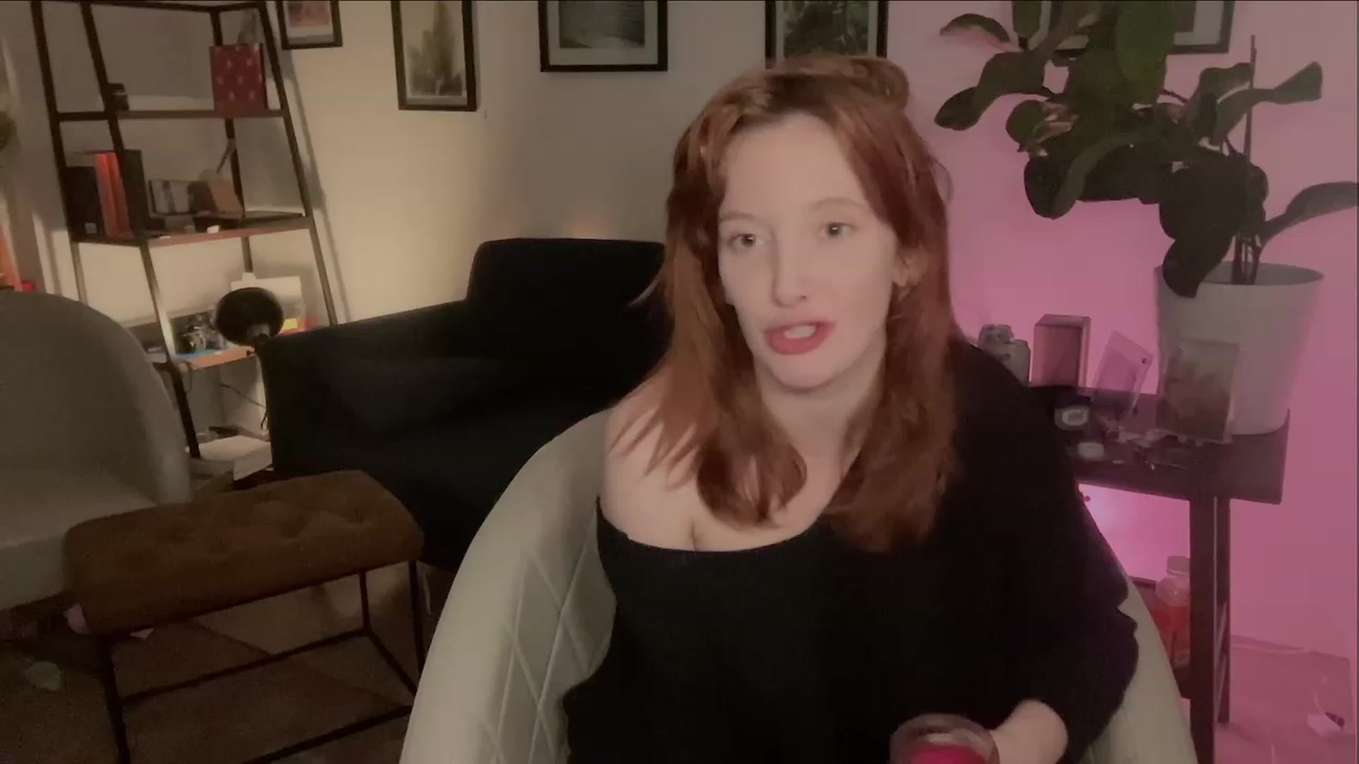 Gallery image thumbnail from consideruby's myfreecams stream on, 03/17/2023, 11:19 image 14 of 20
