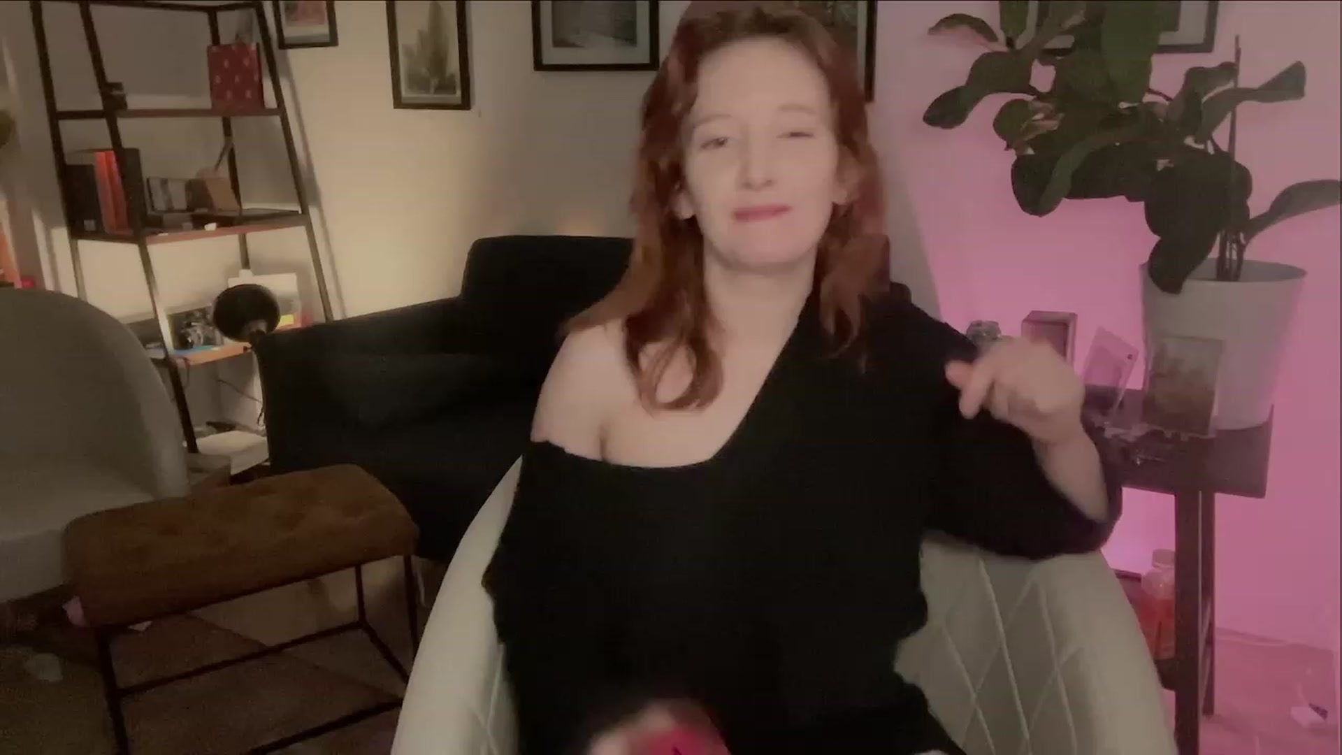 Gallery image thumbnail from consideruby's myfreecams stream on, 03/17/2023, 11:19 image 3 of 20