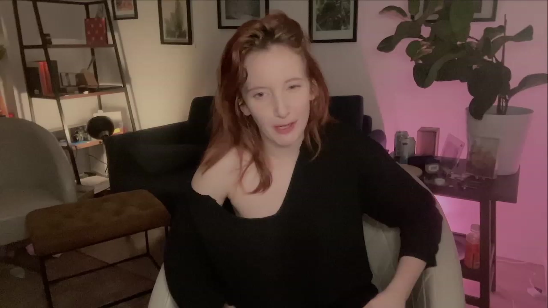 Gallery image thumbnail from consideruby's myfreecams stream on, 03/17/2023, 11:19 image 2 of 20