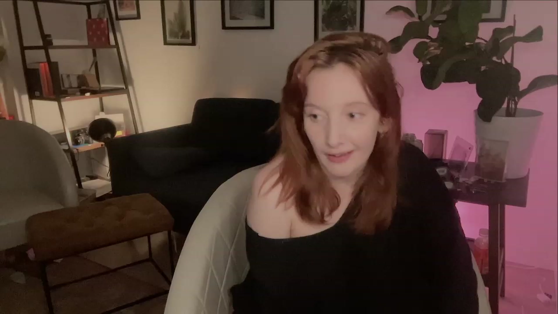 Gallery image thumbnail from consideruby's myfreecams stream on, 03/17/2023, 11:19 image 15 of 20
