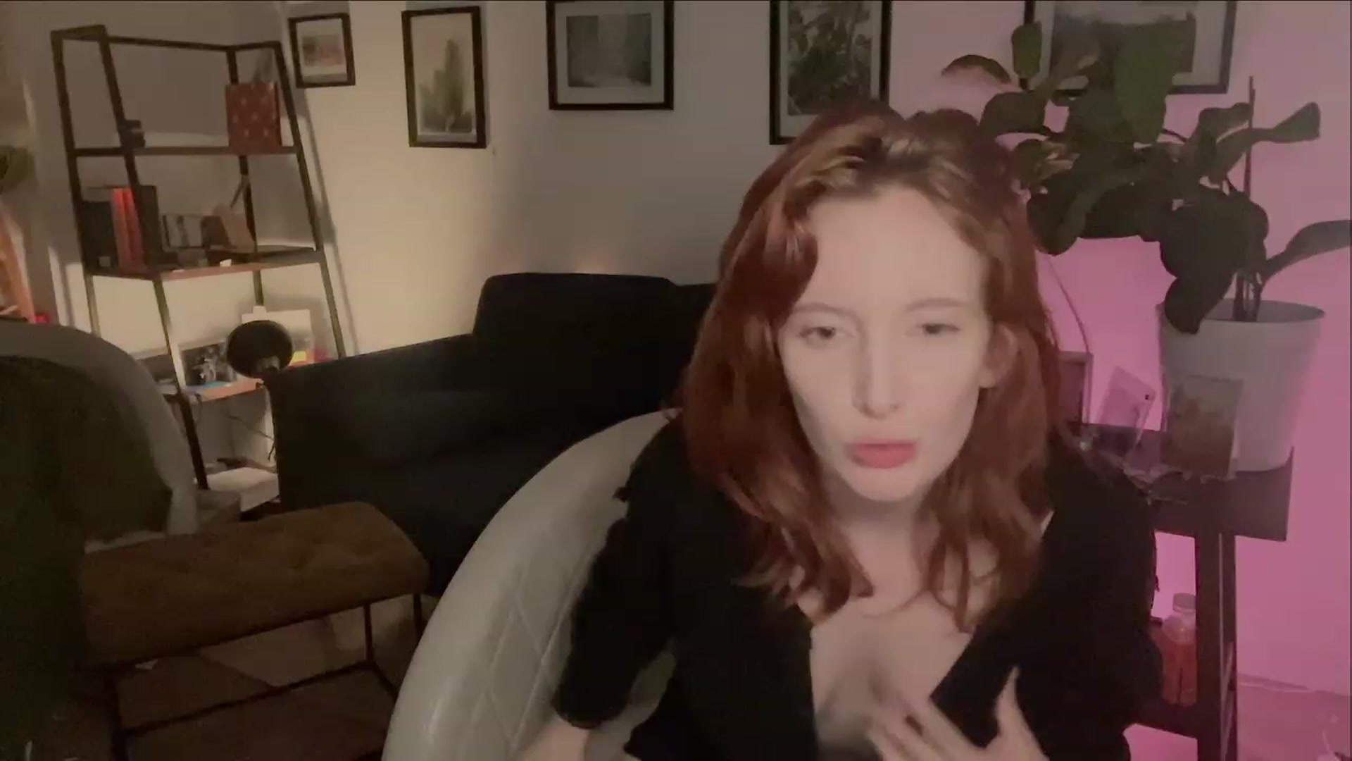 Gallery image thumbnail from consideruby's myfreecams stream on, 03/17/2023, 12:59 image 15 of 20