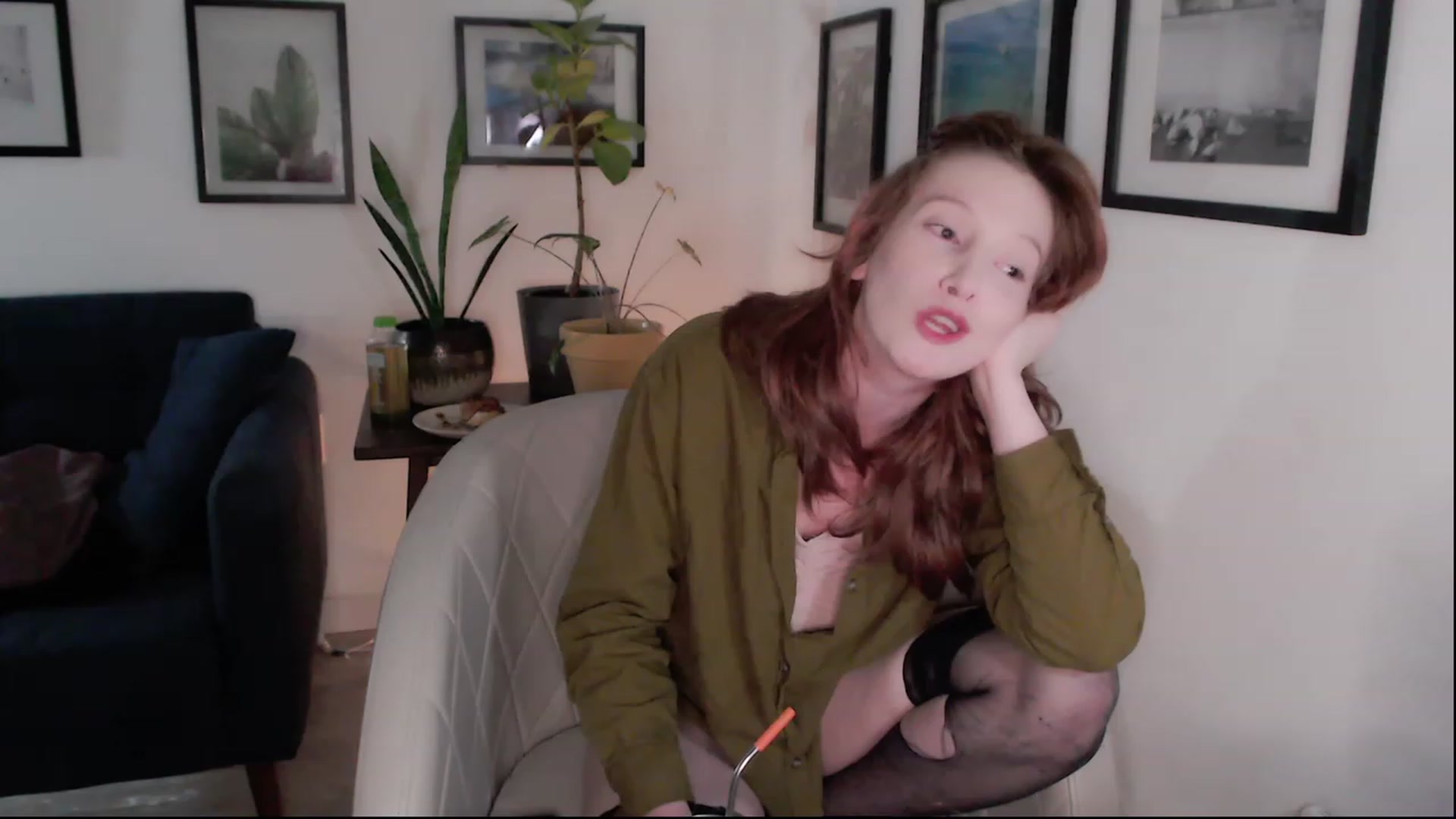 Gallery image thumbnail from consideruby's myfreecams stream on, 04/21/2023, 11:29 image 10 of 20