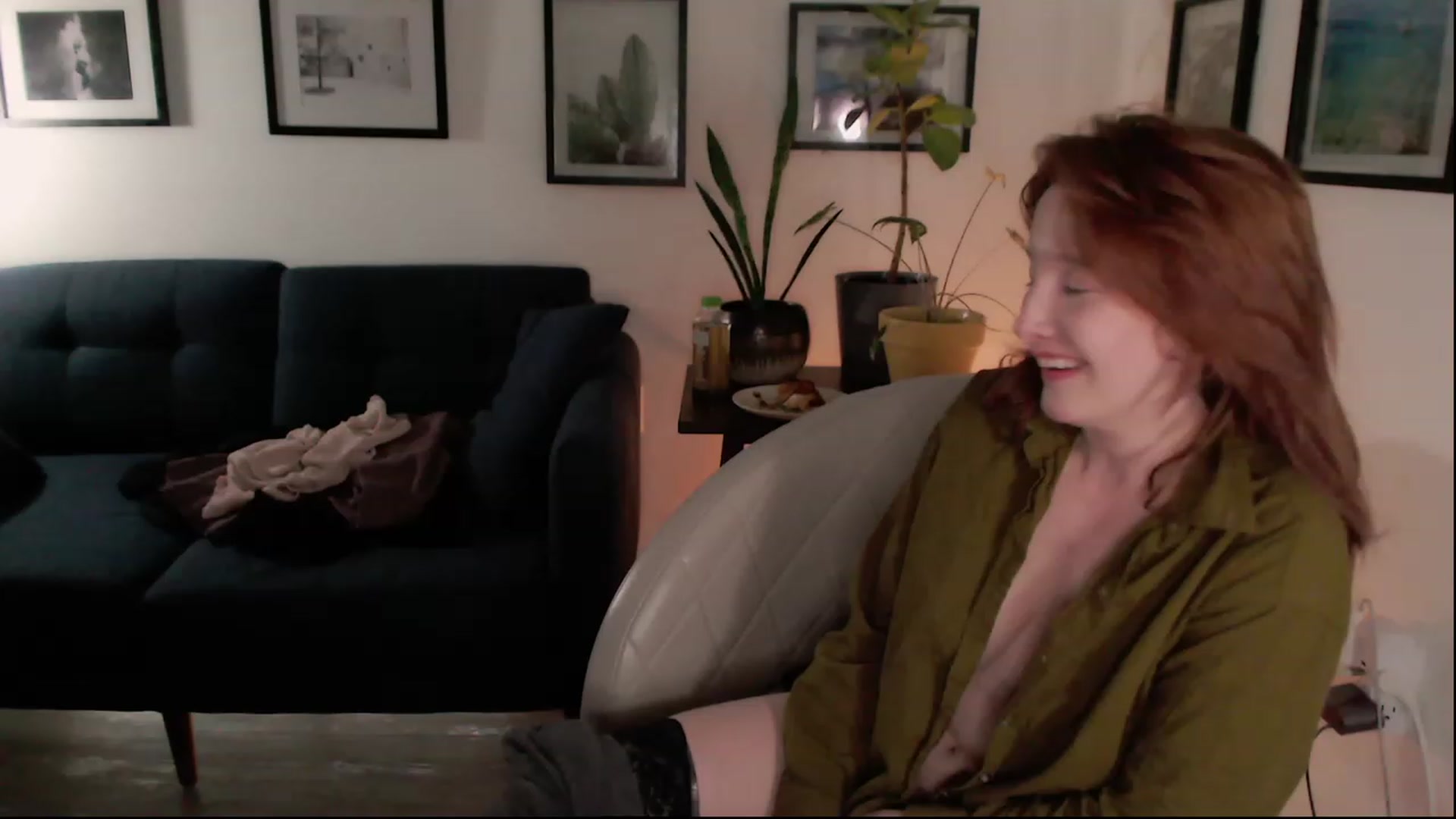 Gallery image thumbnail from consideruby's myfreecams stream on, 04/21/2023, 12:44 image 12 of 20