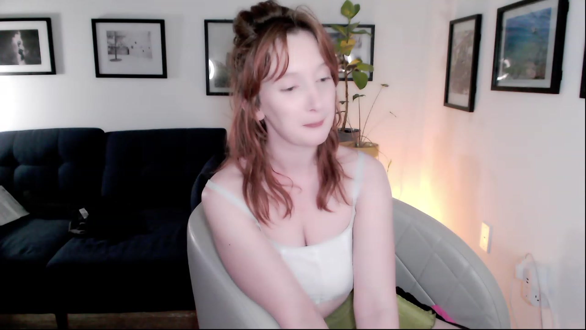 Gallery image thumbnail from consideruby's myfreecams stream on, 04/26/2023, 13:59 image 12 of 20