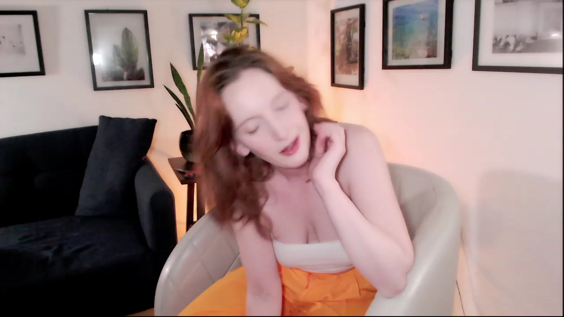 Gallery image thumbnail from consideruby's myfreecams stream on, 04/28/2023, 10:58 image 3 of 20