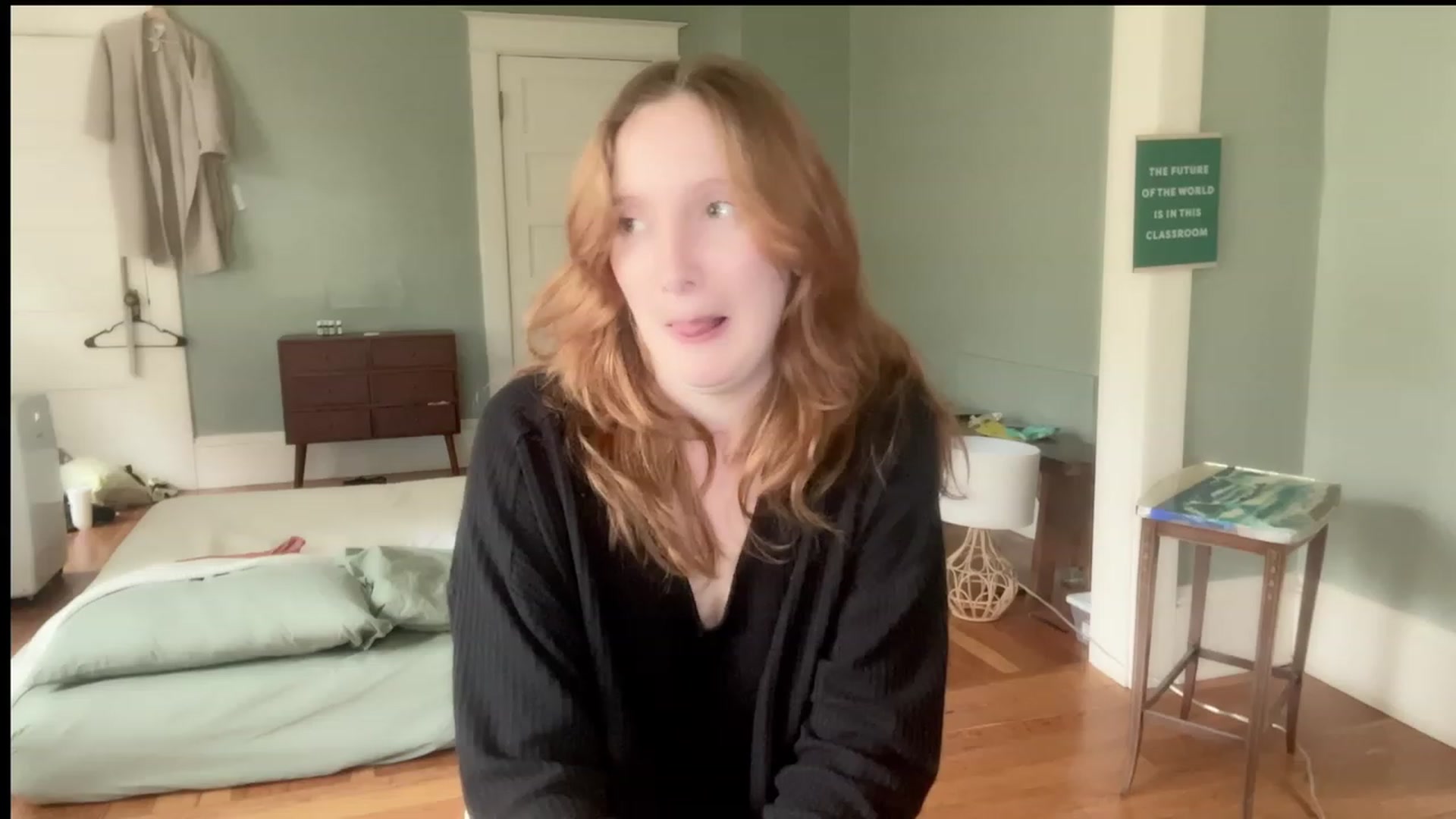 Gallery image thumbnail from consideruby's myfreecams stream on, 08/04/2023, 17:27 image 11 of 20