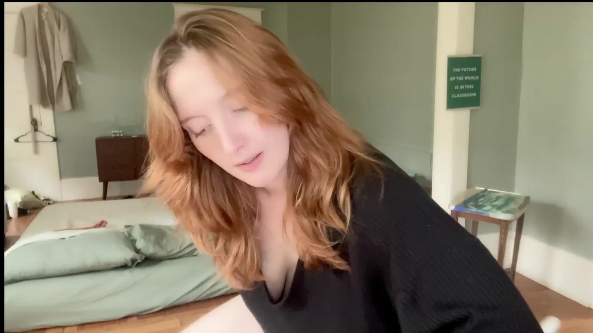 Gallery image thumbnail from consideruby's myfreecams stream on, 08/04/2023, 17:27 image 3 of 20