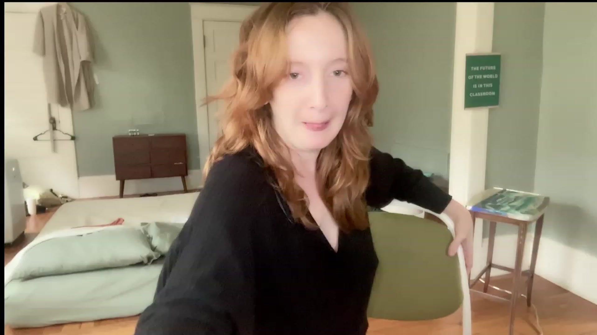 Gallery image thumbnail from consideruby's myfreecams stream on, 08/04/2023, 17:27 image 4 of 20