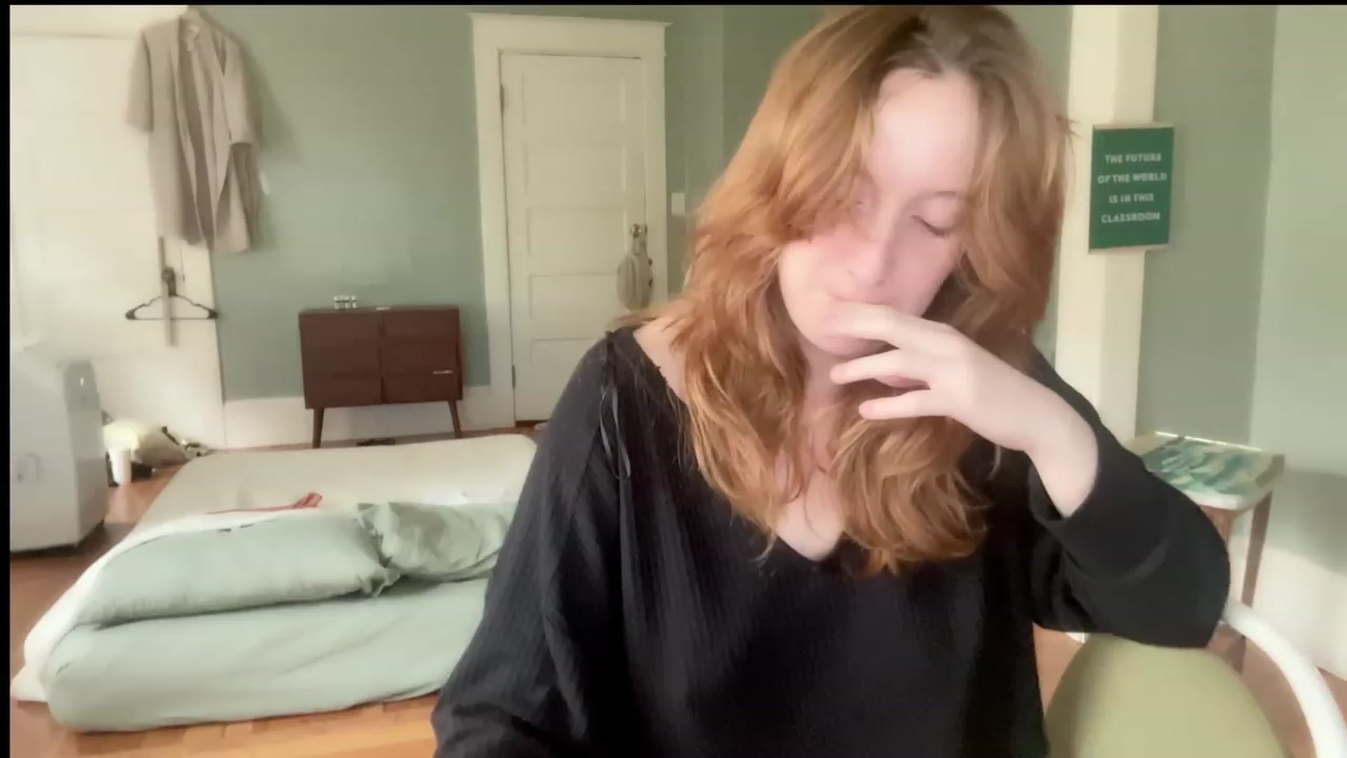 Gallery image thumbnail from consideruby's myfreecams stream on, 08/04/2023, 17:27 image 20 of 20