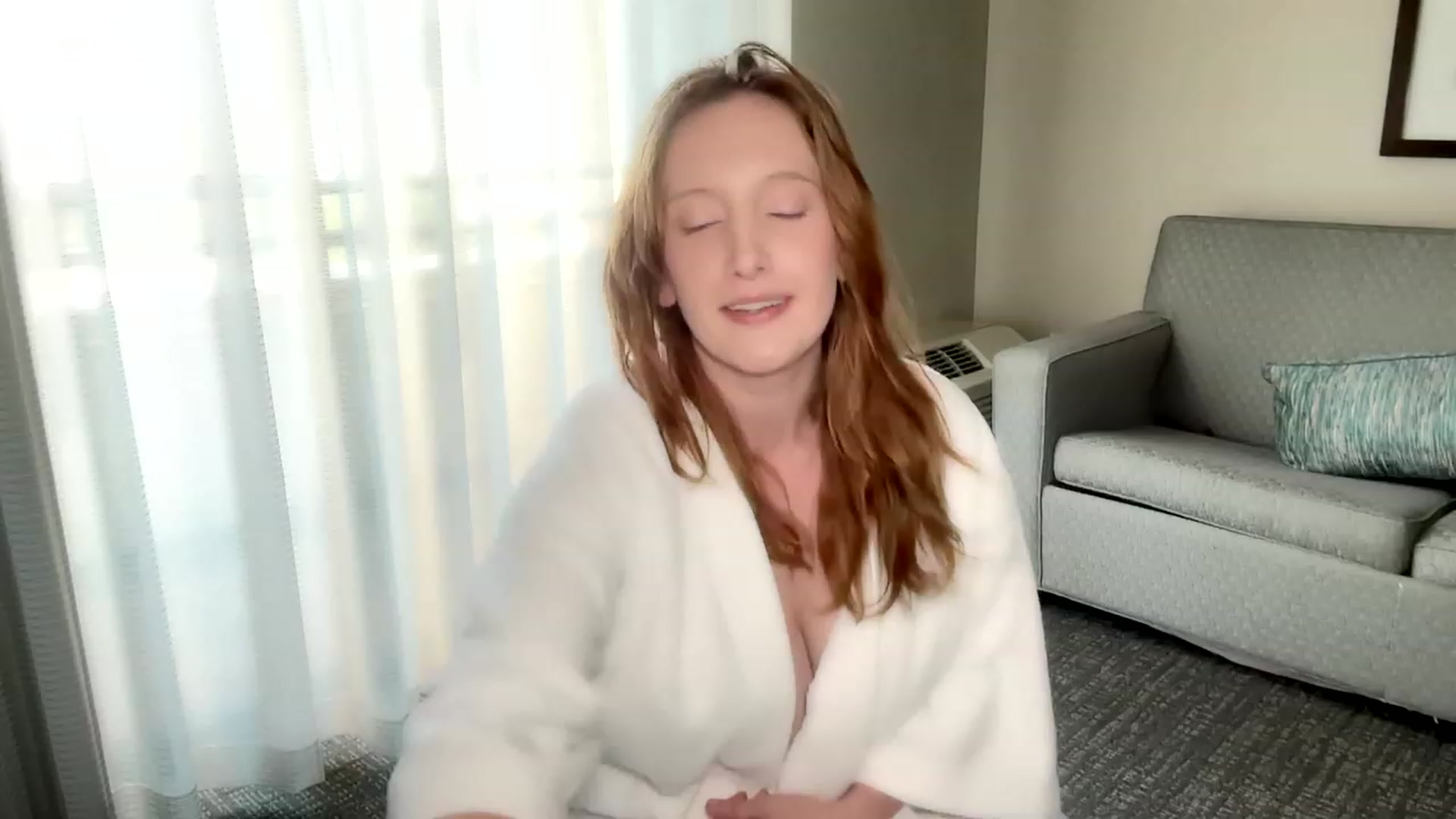 Gallery image thumbnail from consideruby's myfreecams stream on, 09/12/2023, 17:09 image 3 of 20