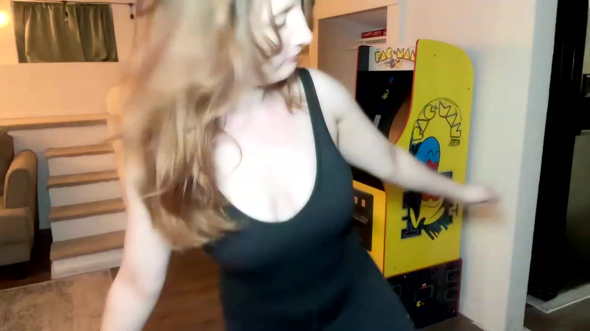 Gallery image thumbnail from consideruby's myfreecams stream on, 09/14/2023, 10:16 image 4 of 20