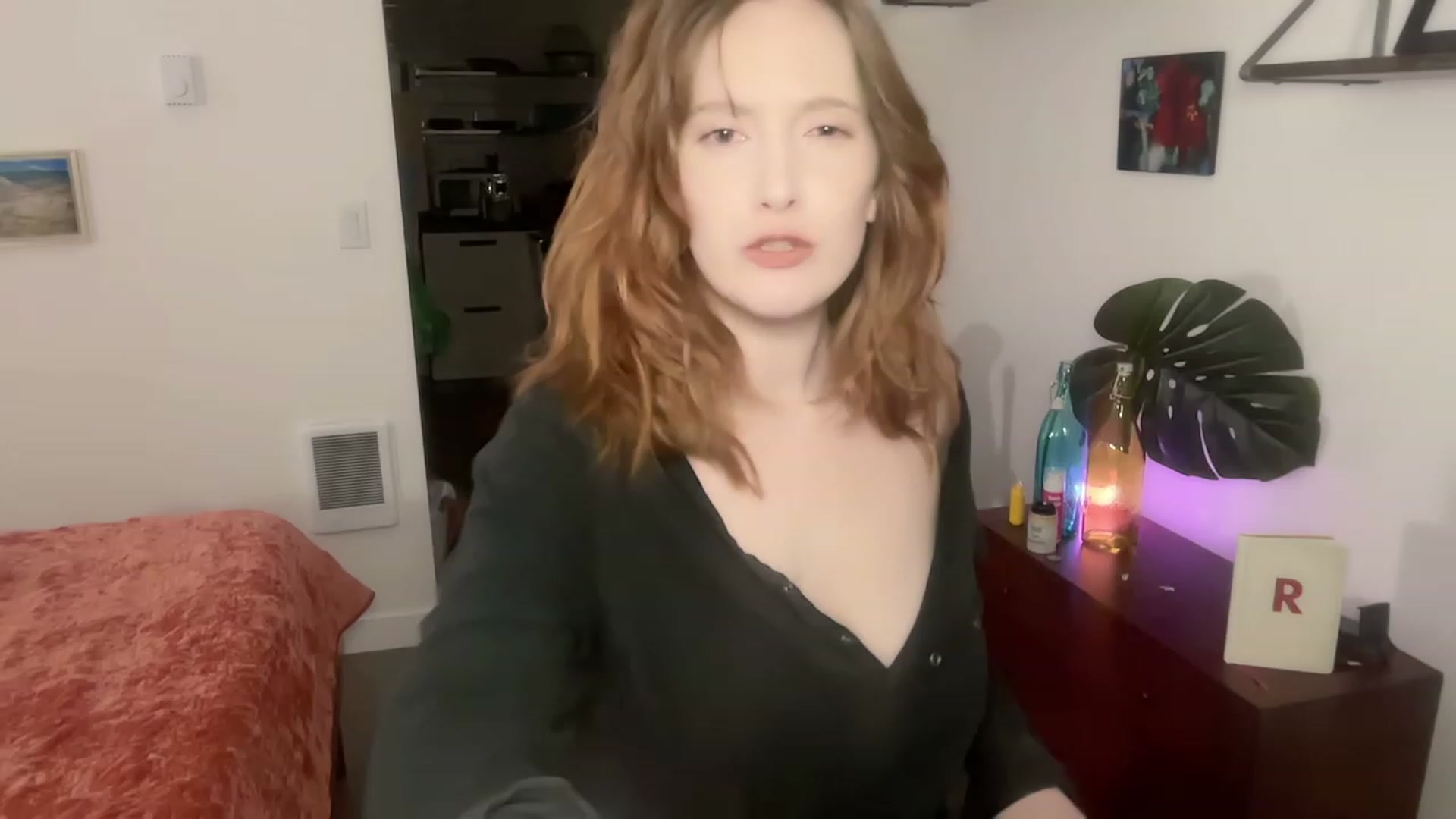 Gallery image thumbnail from consideruby's myfreecams stream on, 11/25/2023, 14:29 image 3 of 20