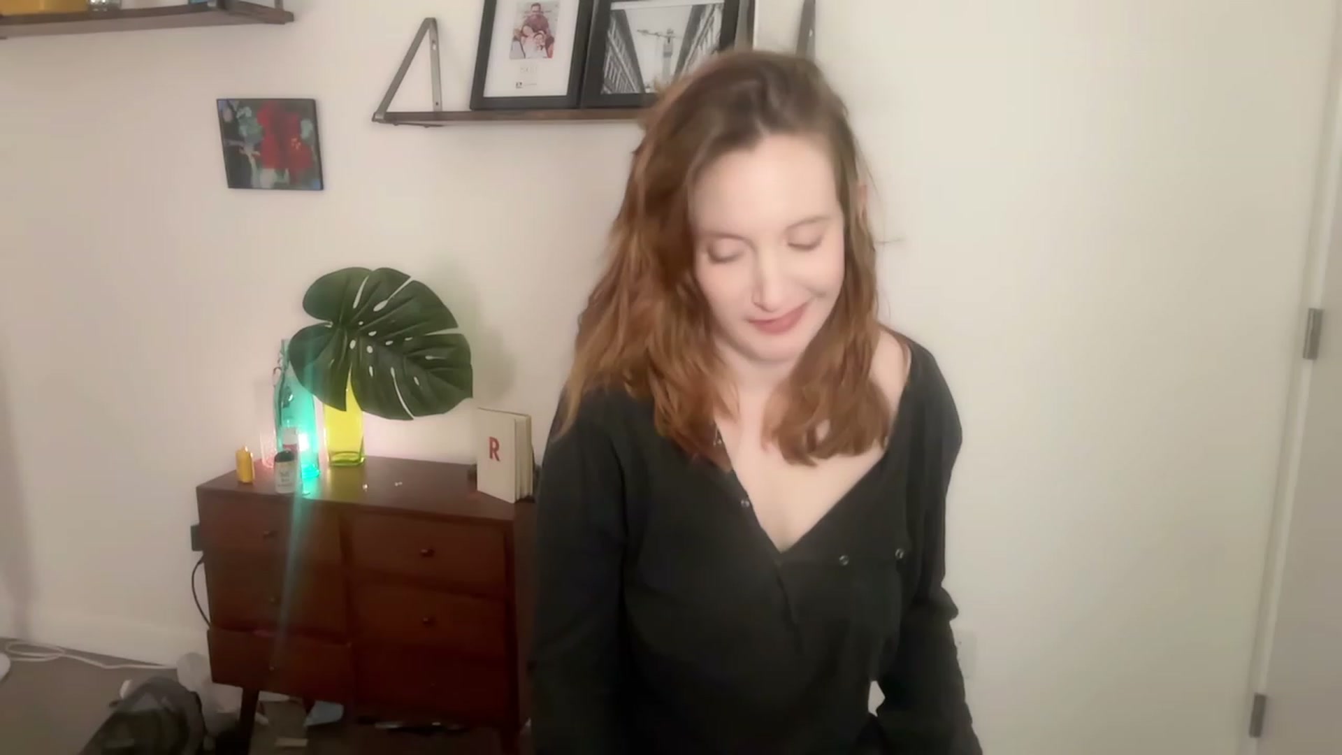 Gallery image thumbnail from consideruby's myfreecams stream on, 11/25/2023, 16:14 image 18 of 20