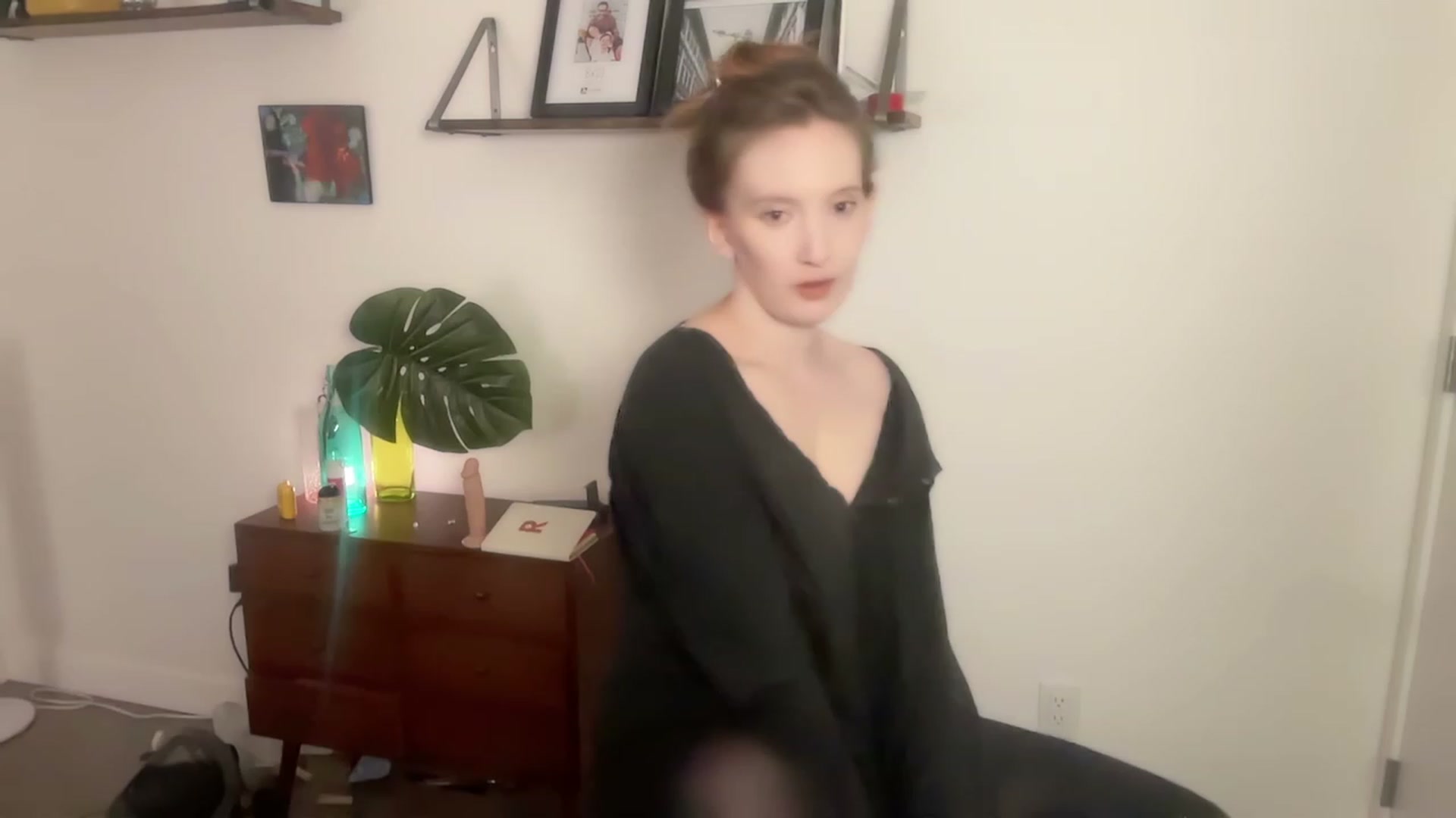 Gallery image thumbnail from consideruby's myfreecams stream on, 11/25/2023, 16:14 image 6 of 20