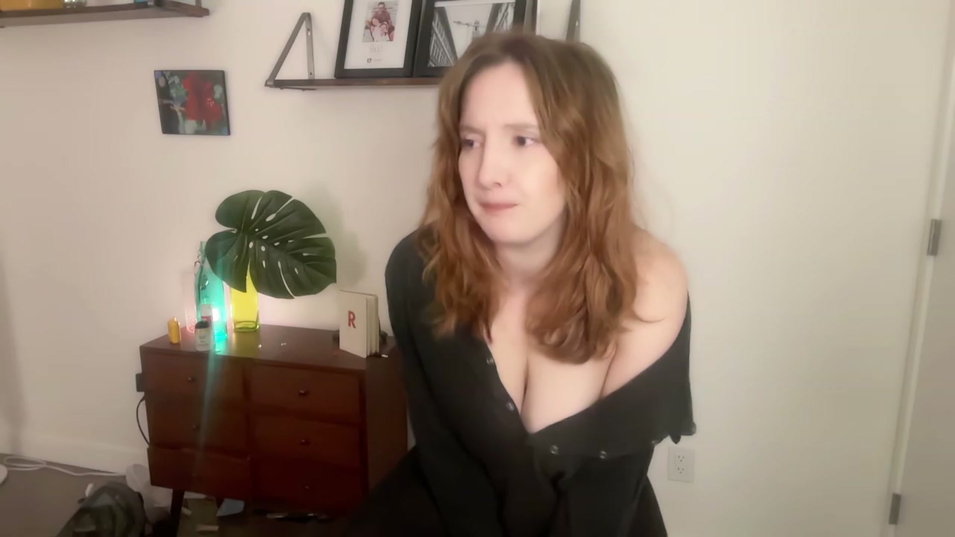 Gallery image thumbnail from consideruby's myfreecams stream on, 11/25/2023, 16:14 image 20 of 20