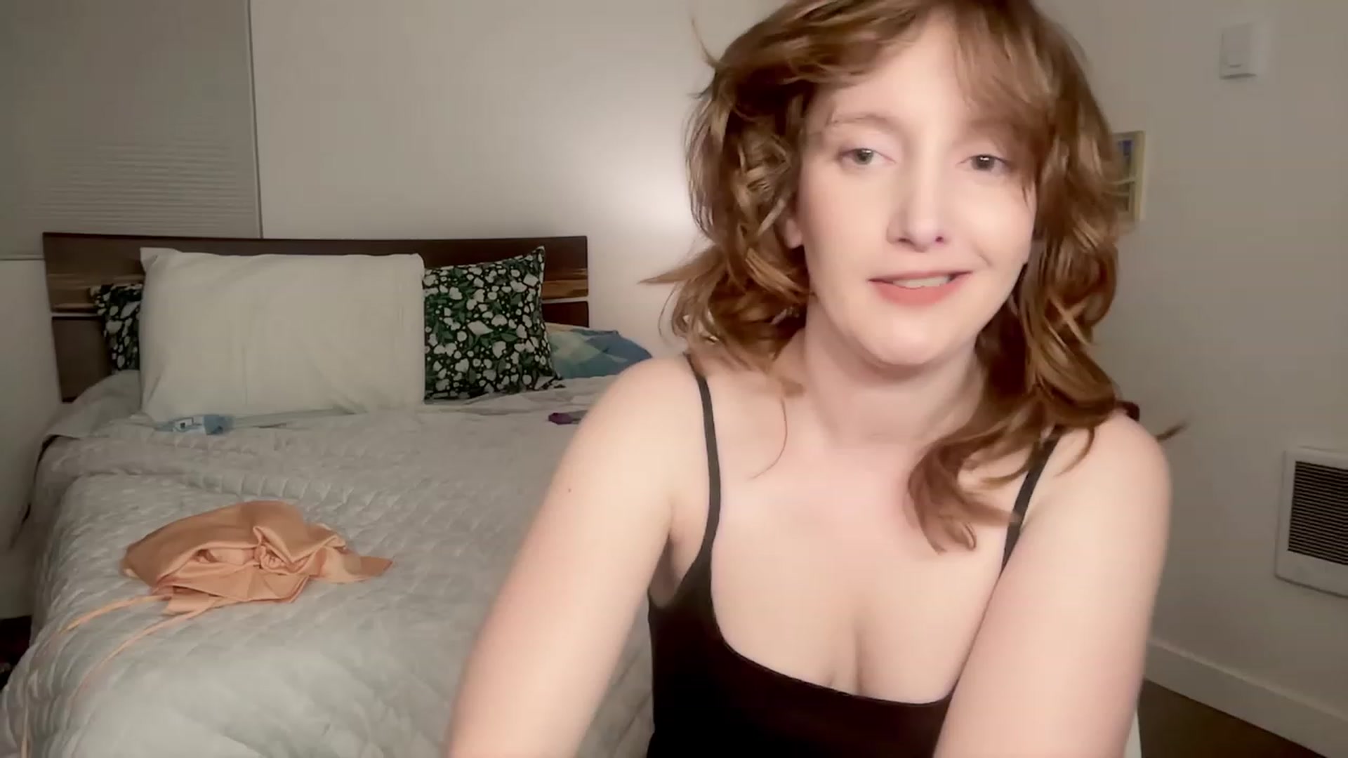 Gallery image thumbnail from consideruby's myfreecams stream on, 12/28/2023, 12:22 image 17 of 20