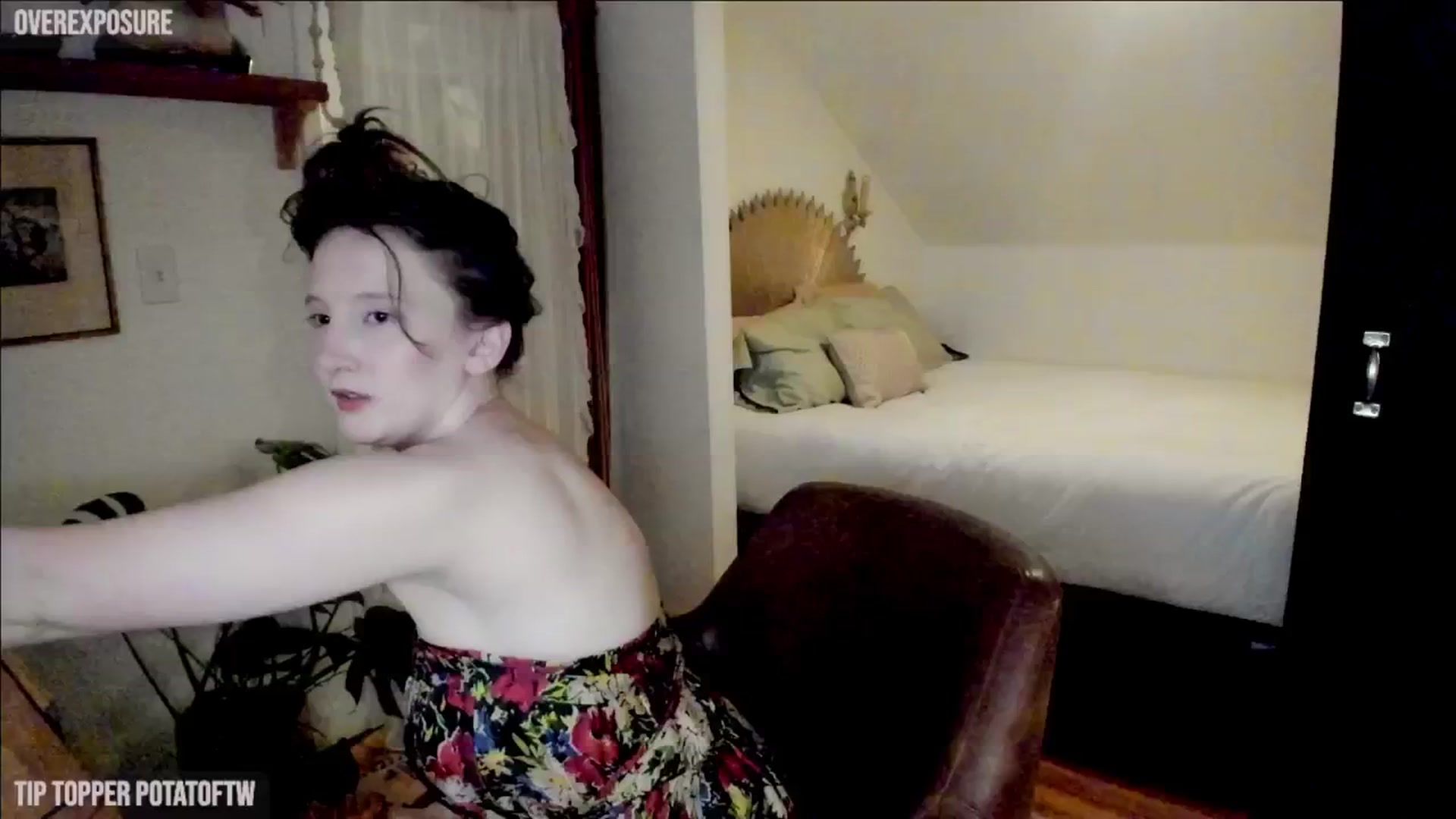 Gallery image thumbnail from consideruby's myfreecams stream on, 05/10/2024, 13:02 image 10 of 20