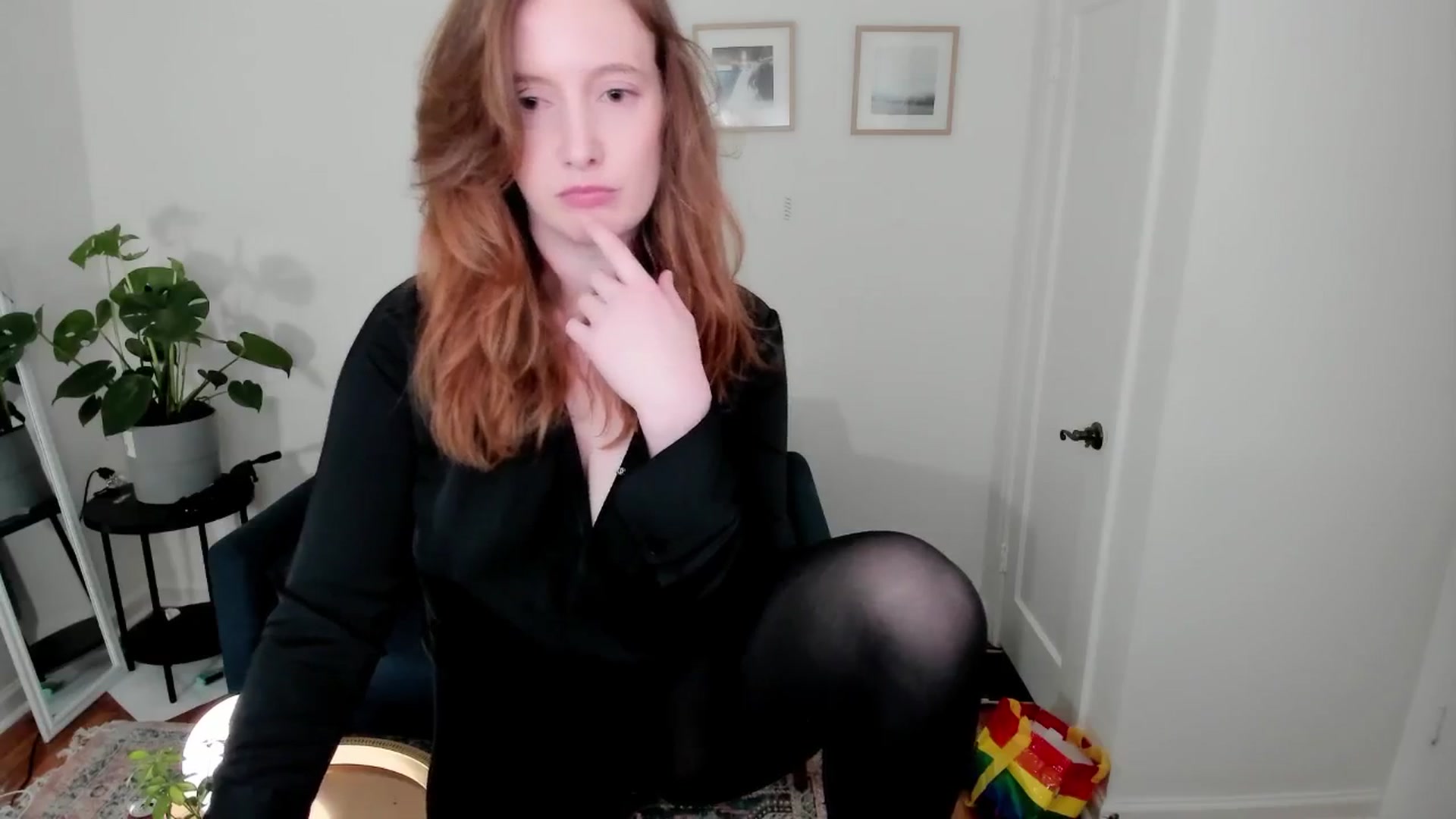 Gallery image thumbnail from consideruby's myfreecams stream on, 06/12/2024, 07:05 image 16 of 20