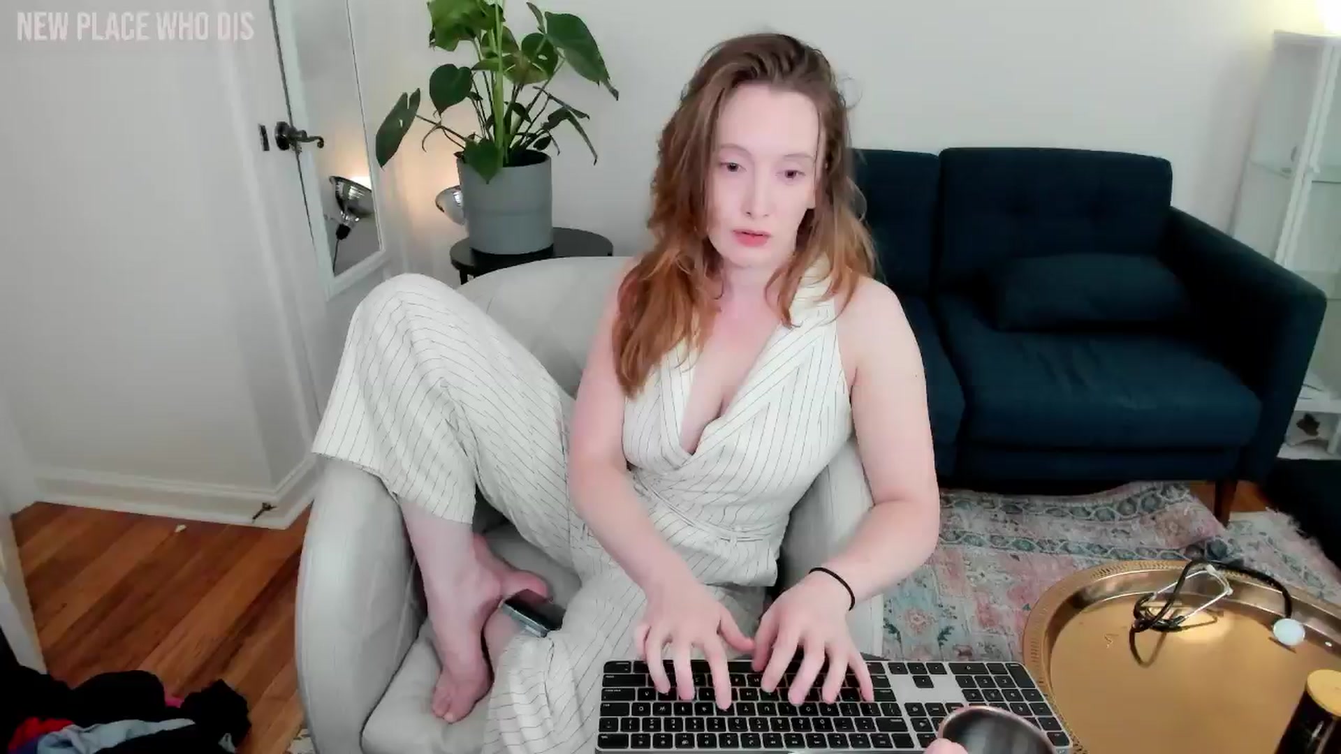 Gallery image thumbnail from consideruby's myfreecams stream on, 06/17/2024, 17:11 image 5 of 20