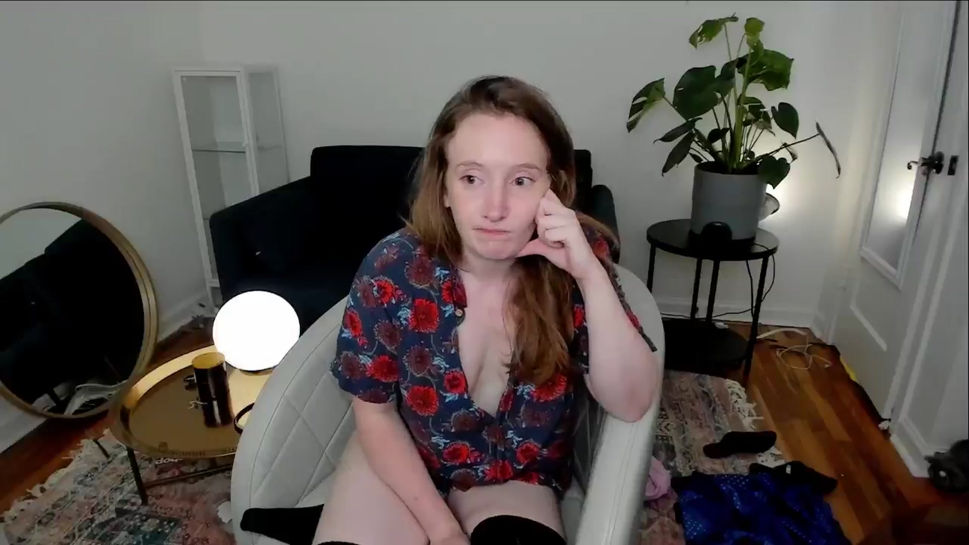 Gallery image thumbnail from consideruby's myfreecams stream on, 06/21/2024, 08:50 image 20 of 20