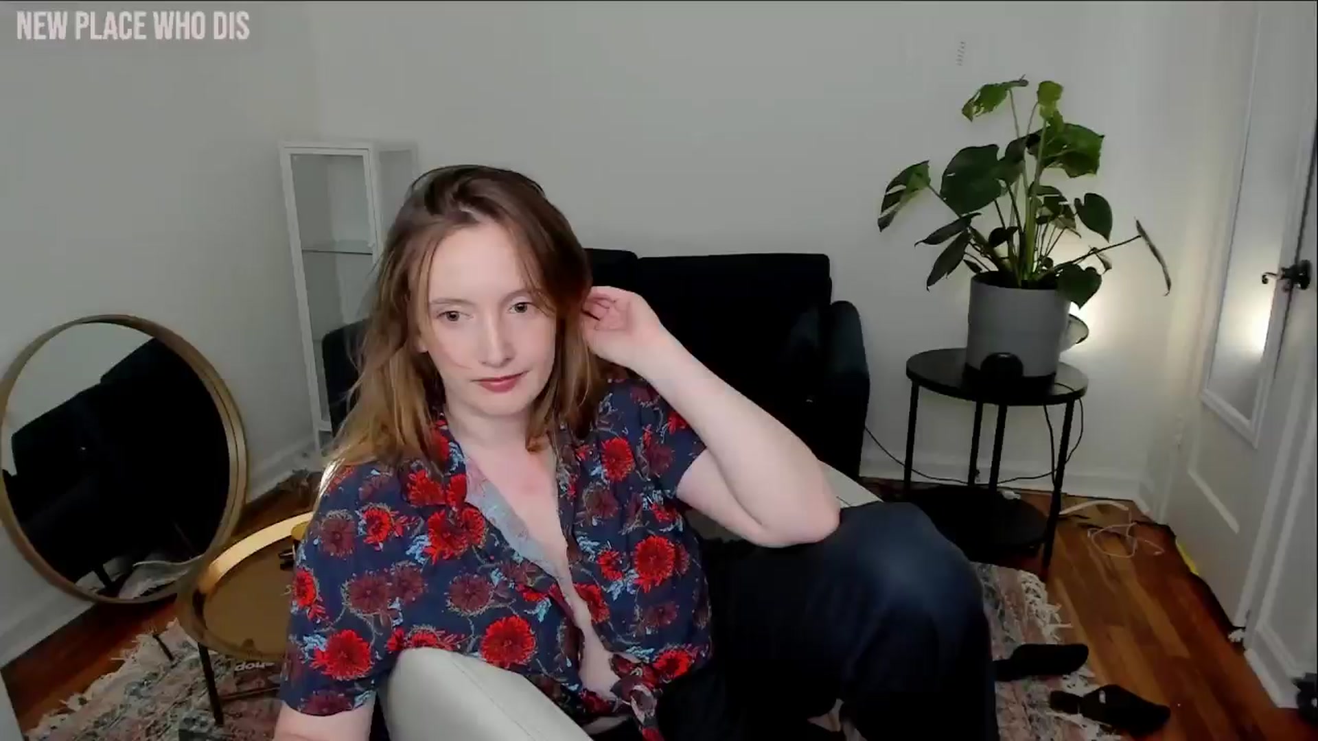 Gallery image thumbnail from consideruby's myfreecams stream on, 06/21/2024, 08:50 image 3 of 20