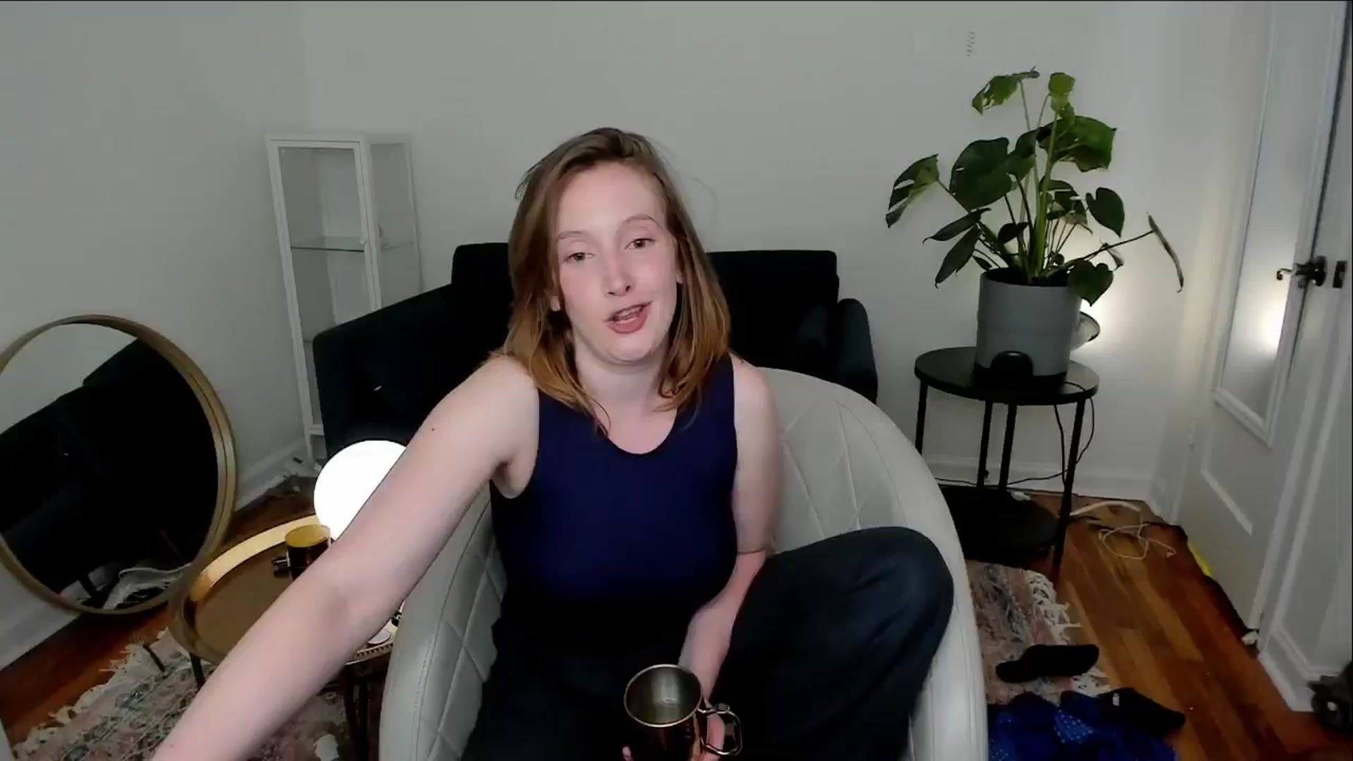 Gallery image thumbnail from consideruby's myfreecams stream on, 06/21/2024, 08:50 image 12 of 20