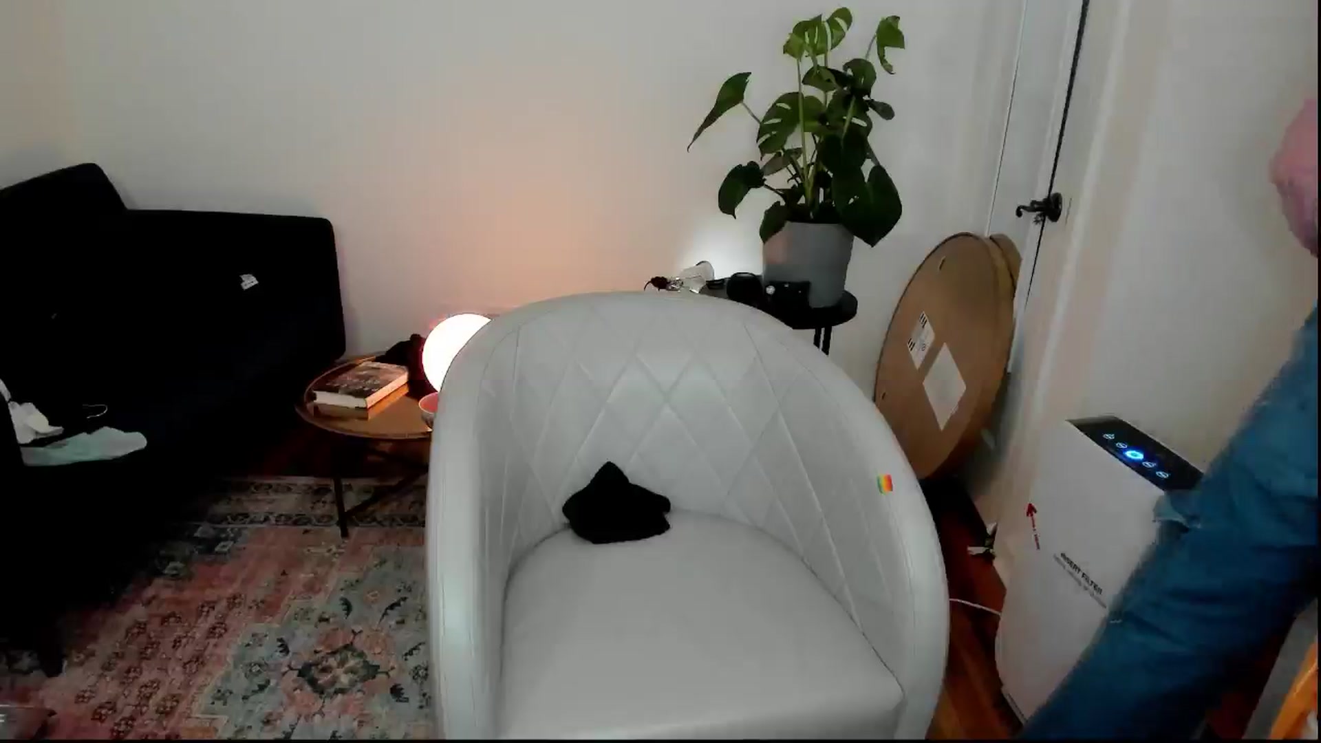 Gallery image thumbnail from consideruby's myfreecams stream on, 06/29/2024, 09:30 image 19 of 20