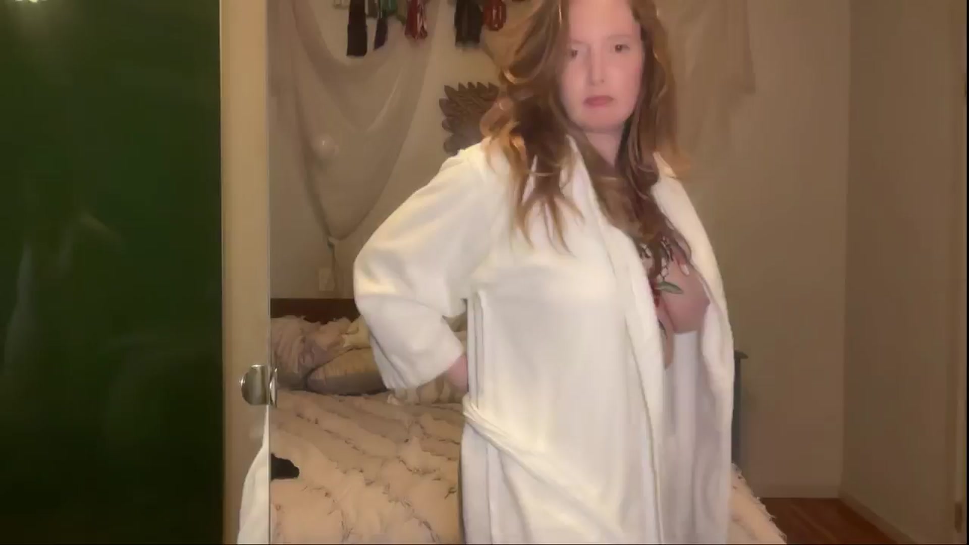 Gallery image thumbnail from consideruby's myfreecams stream on, 10/29/2024, 12:46 image 20 of 20