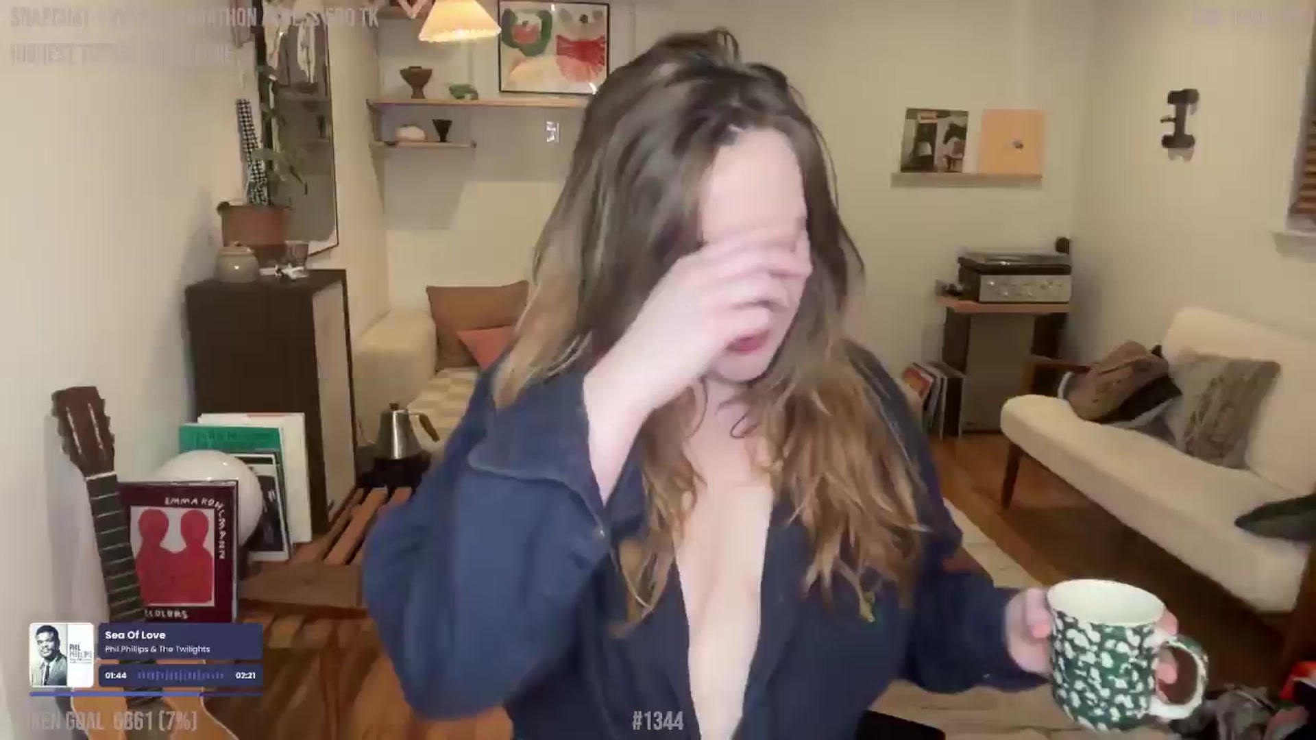 Gallery image thumbnail from consideruby's myfreecams stream on, 12/21/2024, 15:16 image 6 of 20