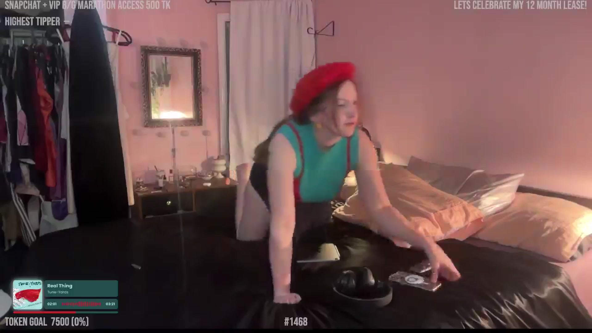 Gallery image thumbnail from consideruby's myfreecams stream on, 12/25/2024, 10:46 image 19 of 20