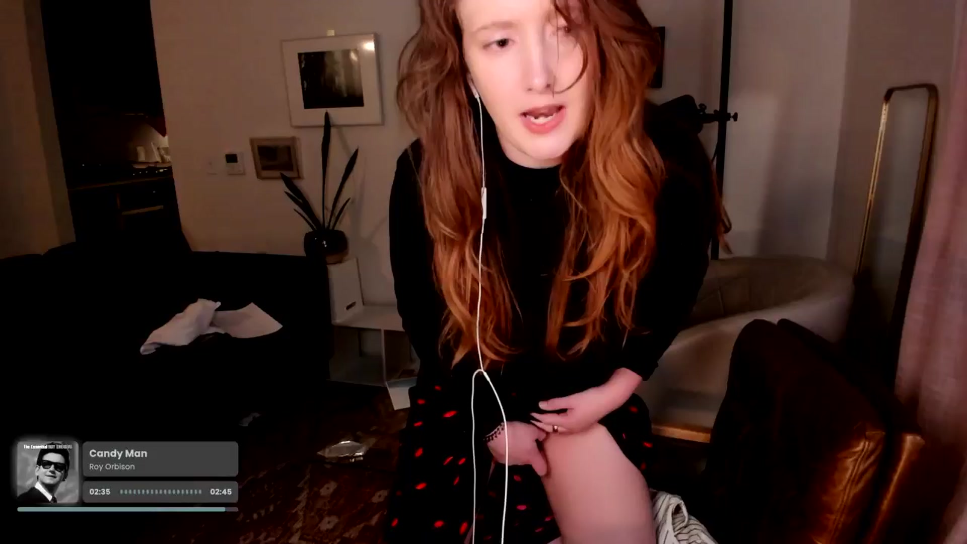 Gallery image thumbnail from consideruby's myfreecams stream on, 03/04/2025, 09:17 image 3 of 20