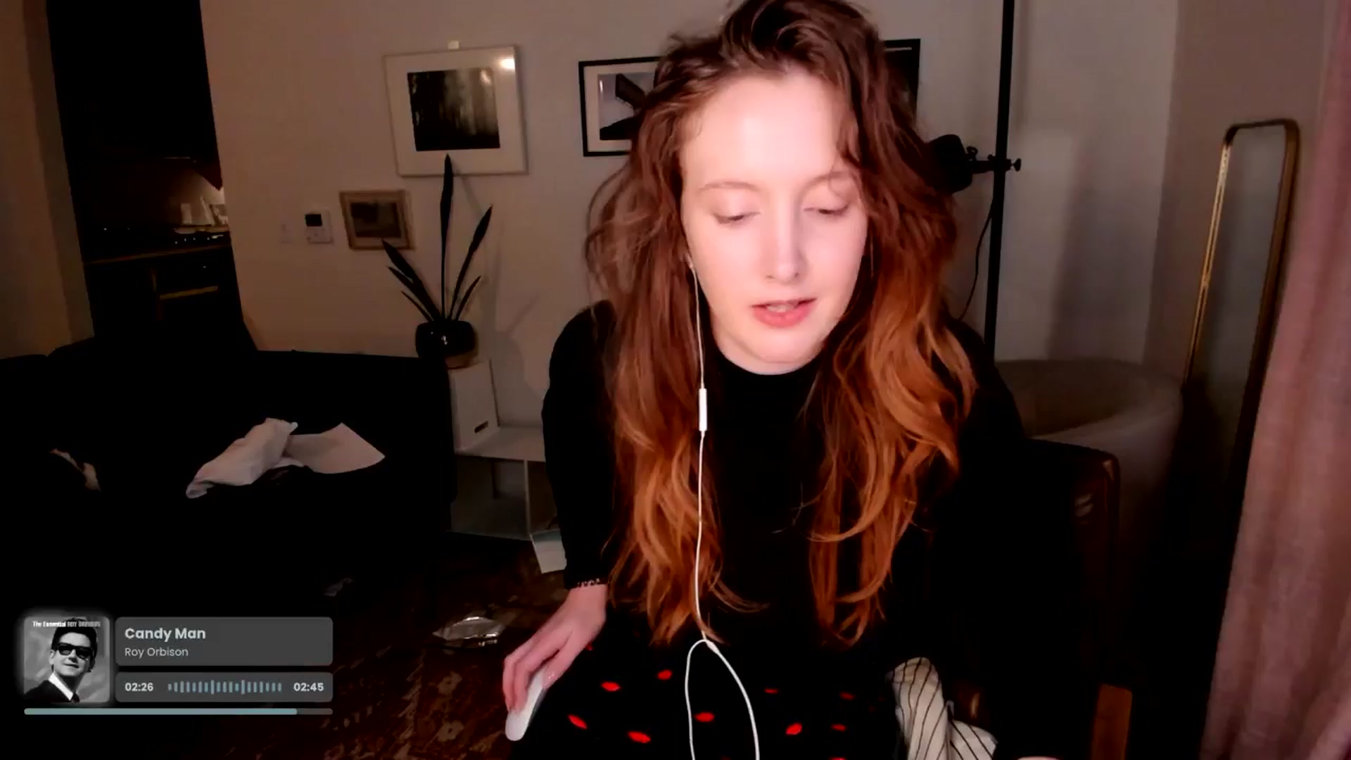 Gallery image thumbnail from consideruby's myfreecams stream on, 03/04/2025, 09:17 image 2 of 20
