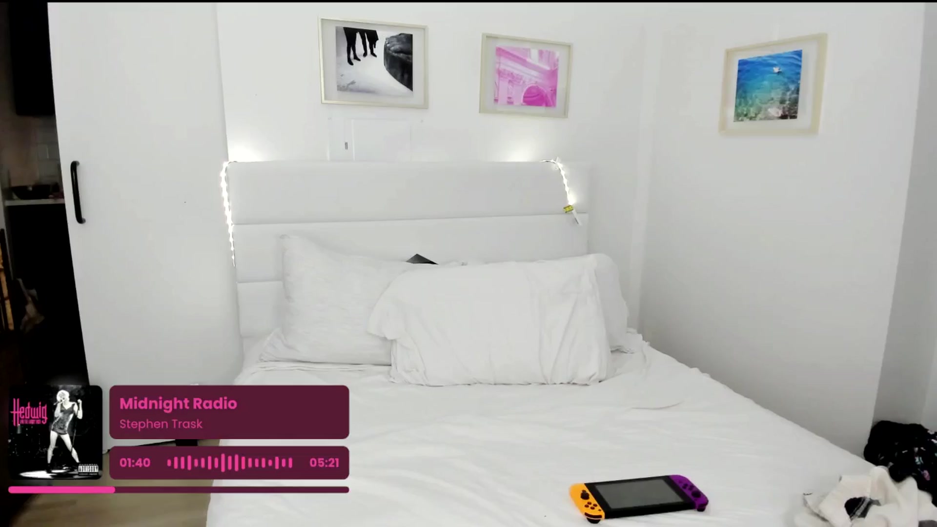 Gallery image thumbnail from consideruby's myfreecams stream on, 03/13/2025, 08:52 image 17 of 20