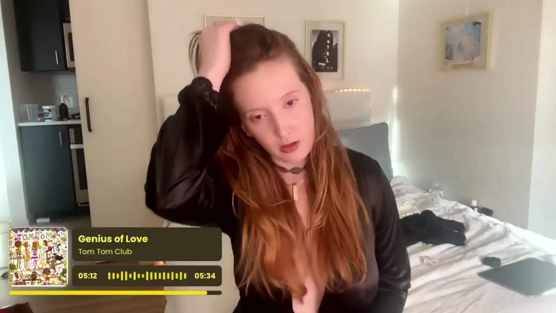 Gallery image thumbnail from consideruby's myfreecams stream on, 04/04/2025, 17:00 image 11 of 20