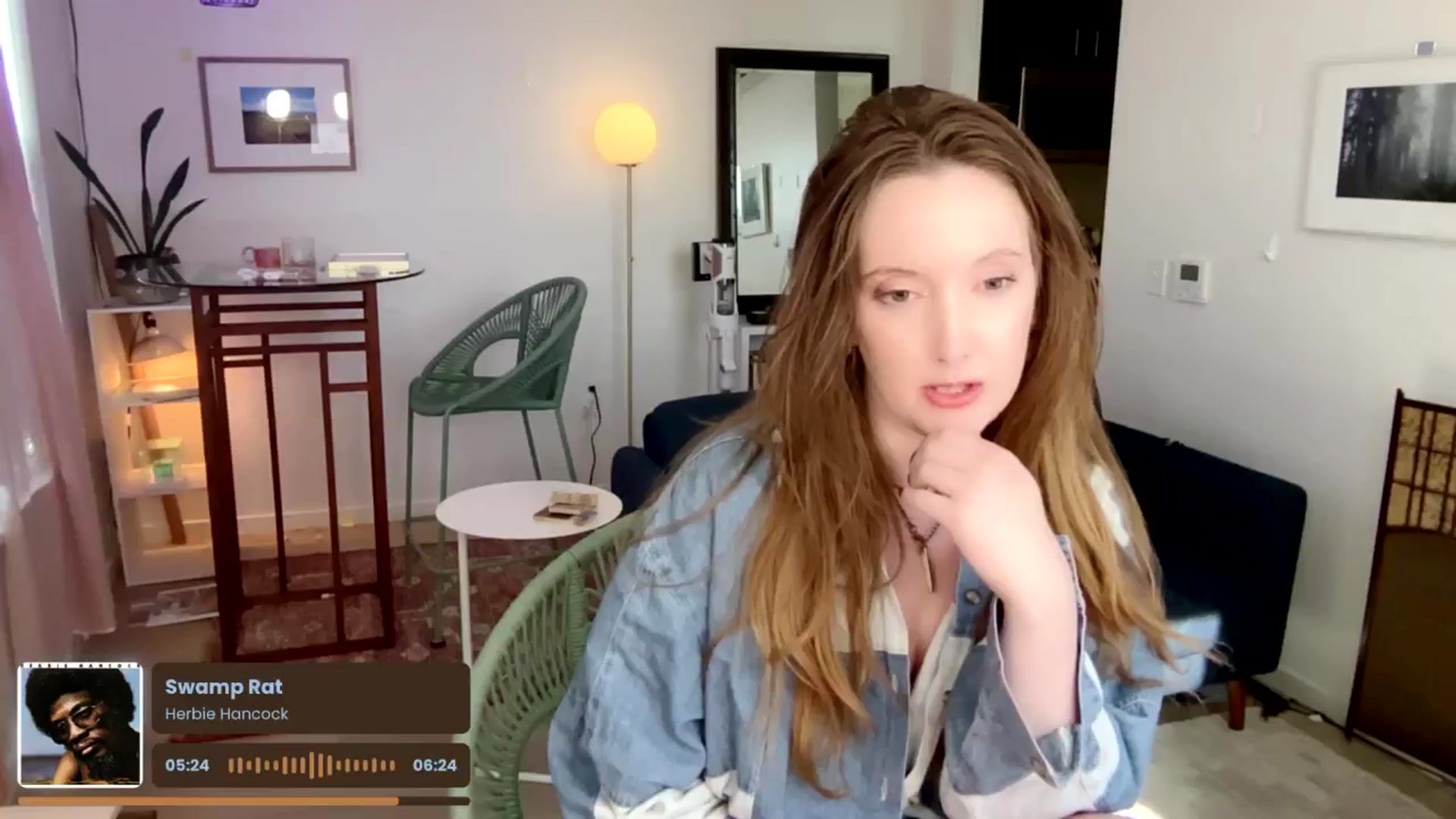 Gallery image thumbnail from consideruby's myfreecams stream on, 05/09/2025, 17:39 image 8 of 20
