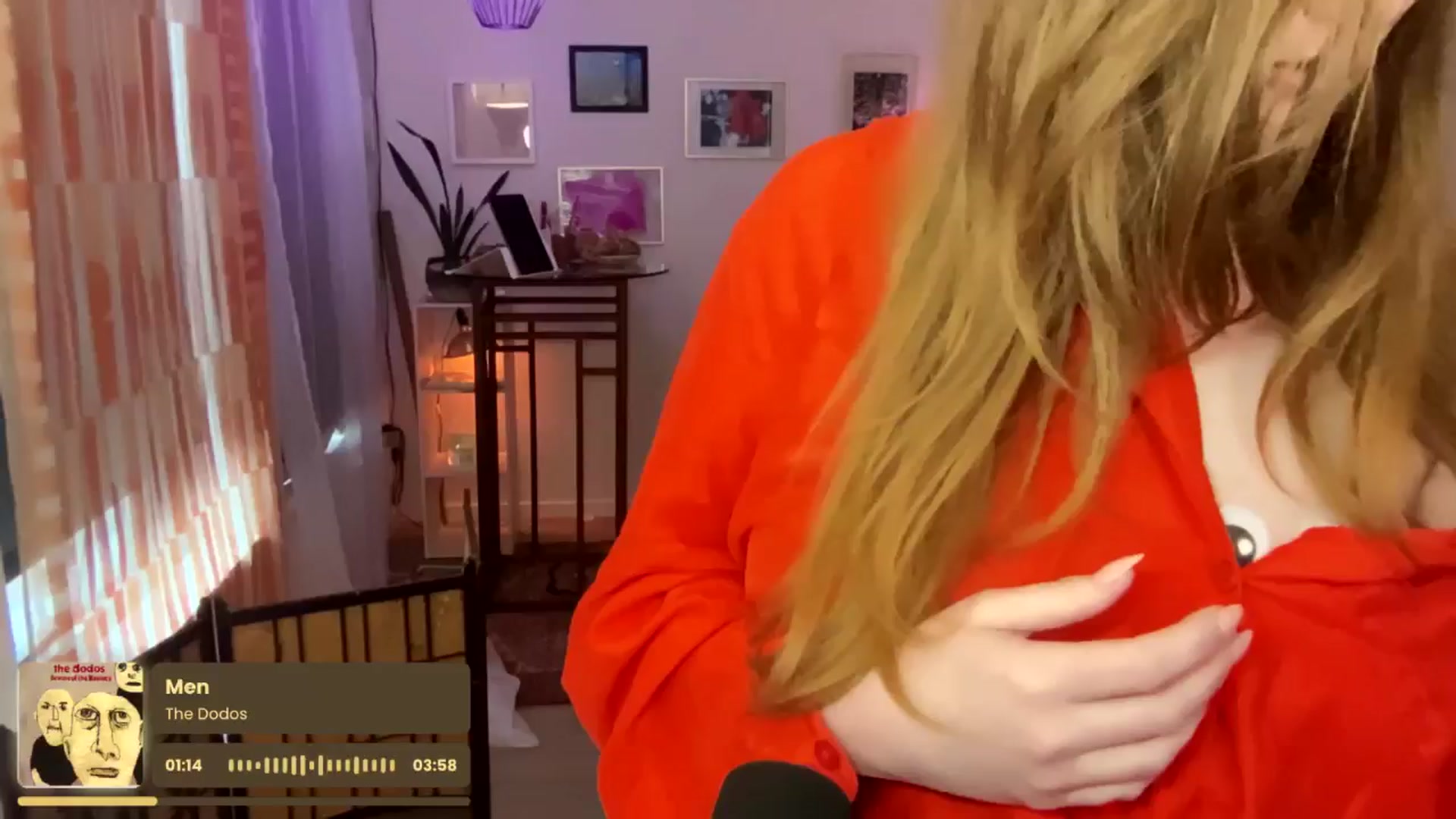 Gallery image thumbnail from consideruby's myfreecams stream on, 05/19/2025, 14:05 image 12 of 20