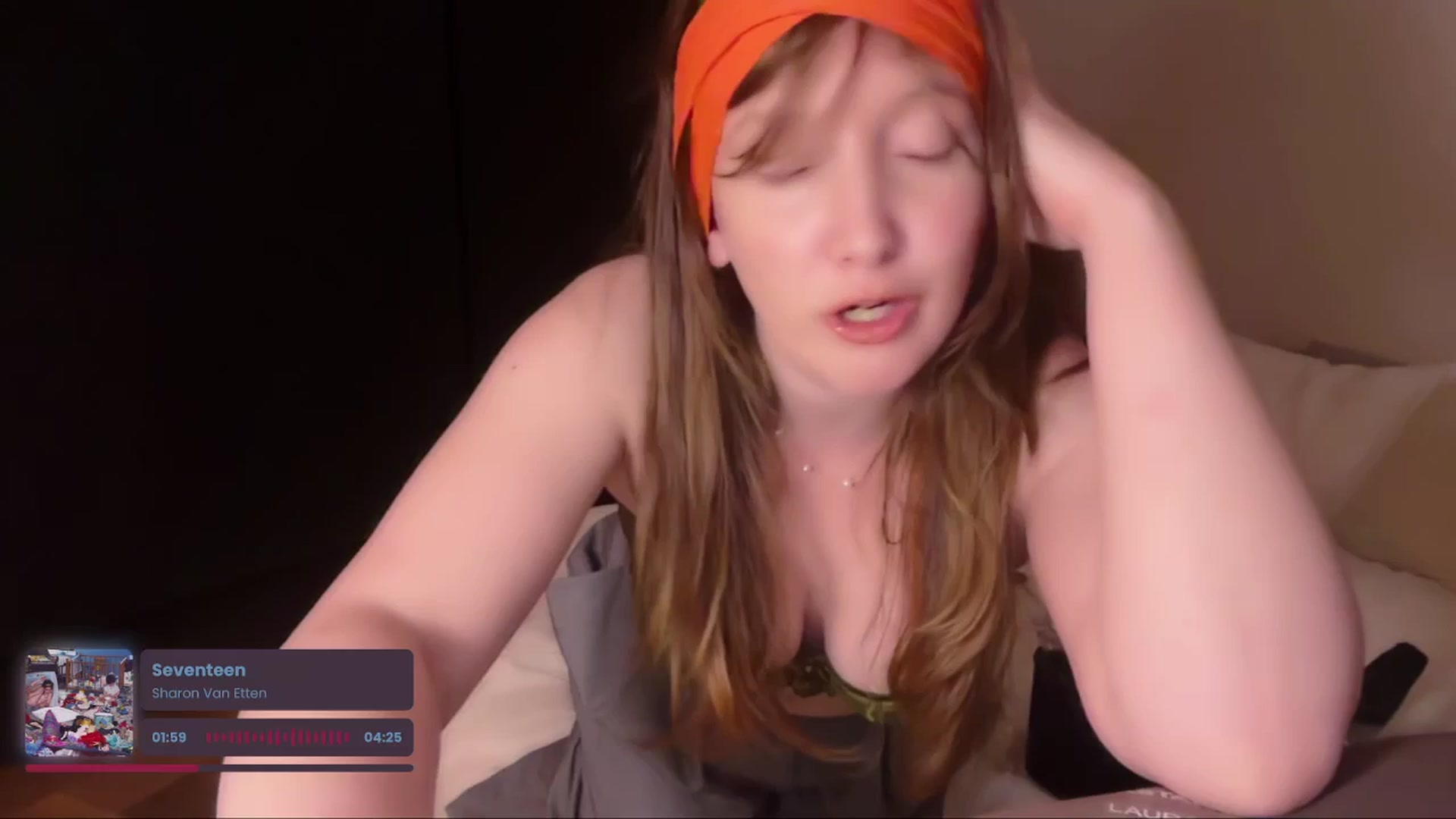 Gallery image thumbnail from consideruby's myfreecams stream on, 08/11/2025, 18:54 image 4 of 20