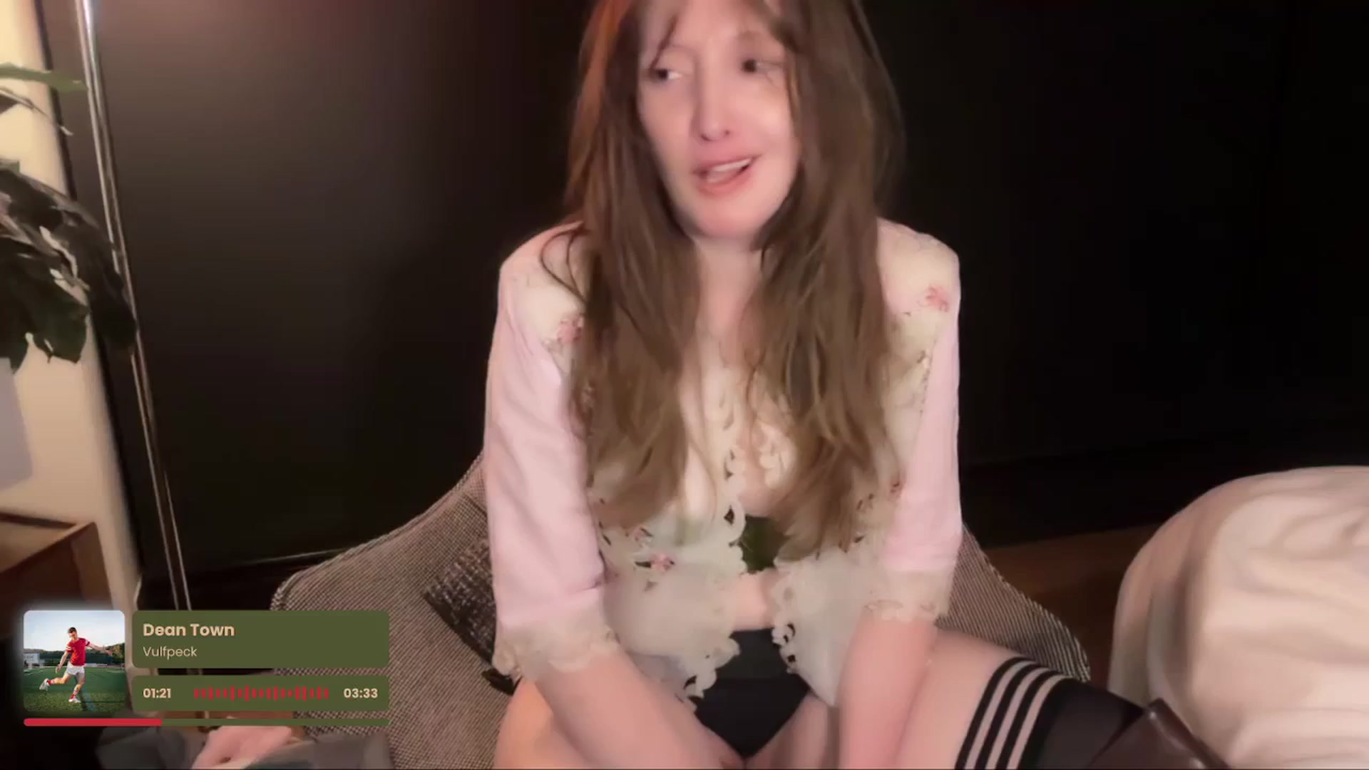 Gallery image thumbnail from consideruby's myfreecams stream on, 08/11/2025, 21:11 image 12 of 20