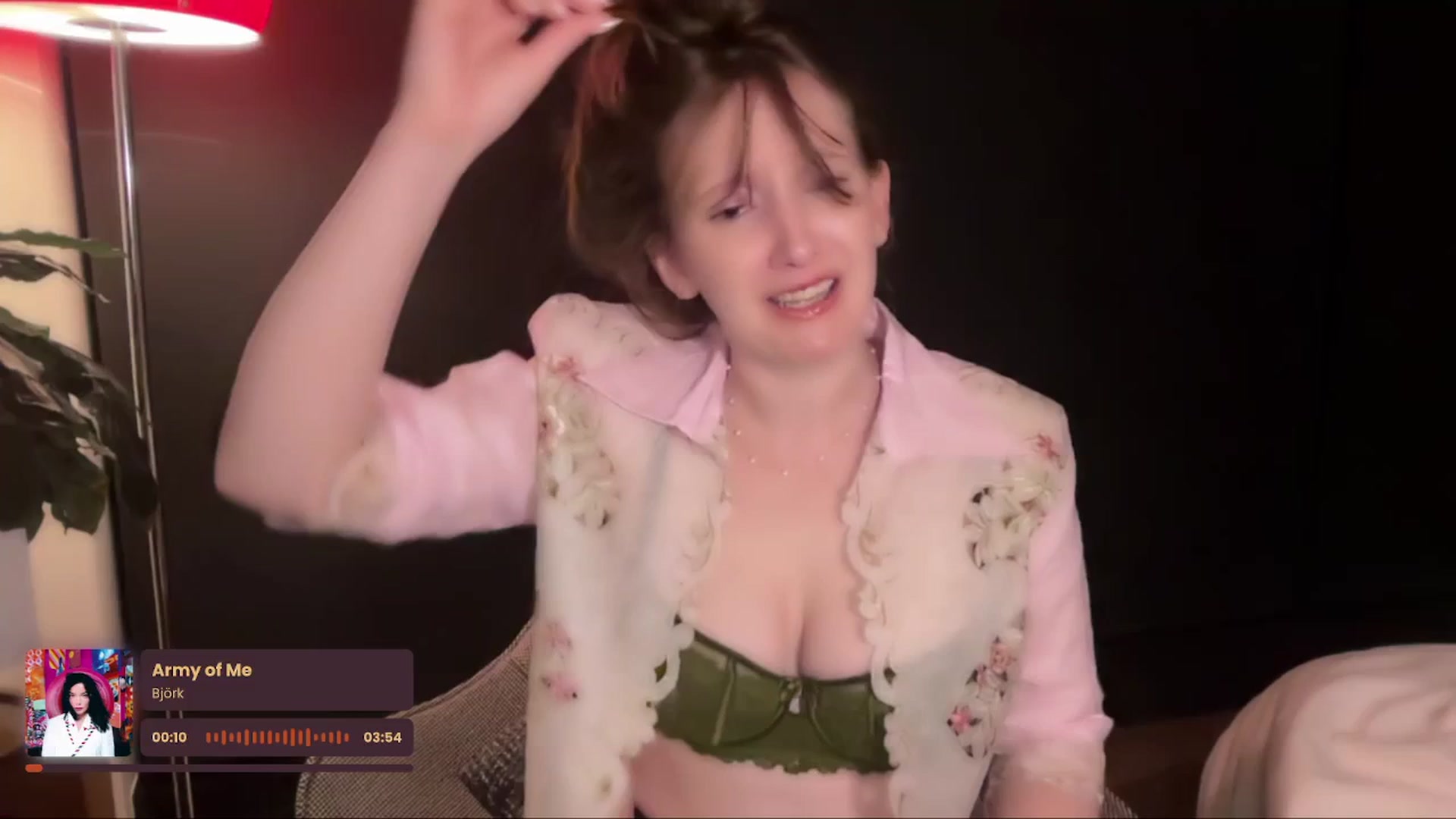 Gallery image thumbnail from consideruby's myfreecams stream on, 08/11/2025, 21:11 image 8 of 20