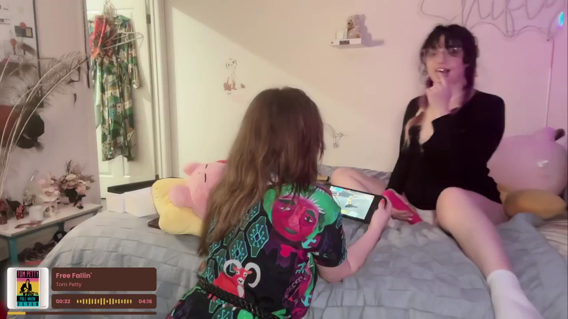 Gallery image thumbnail from consideruby's myfreecams stream on, 08/28/2025, 16:29 image 4 of 20