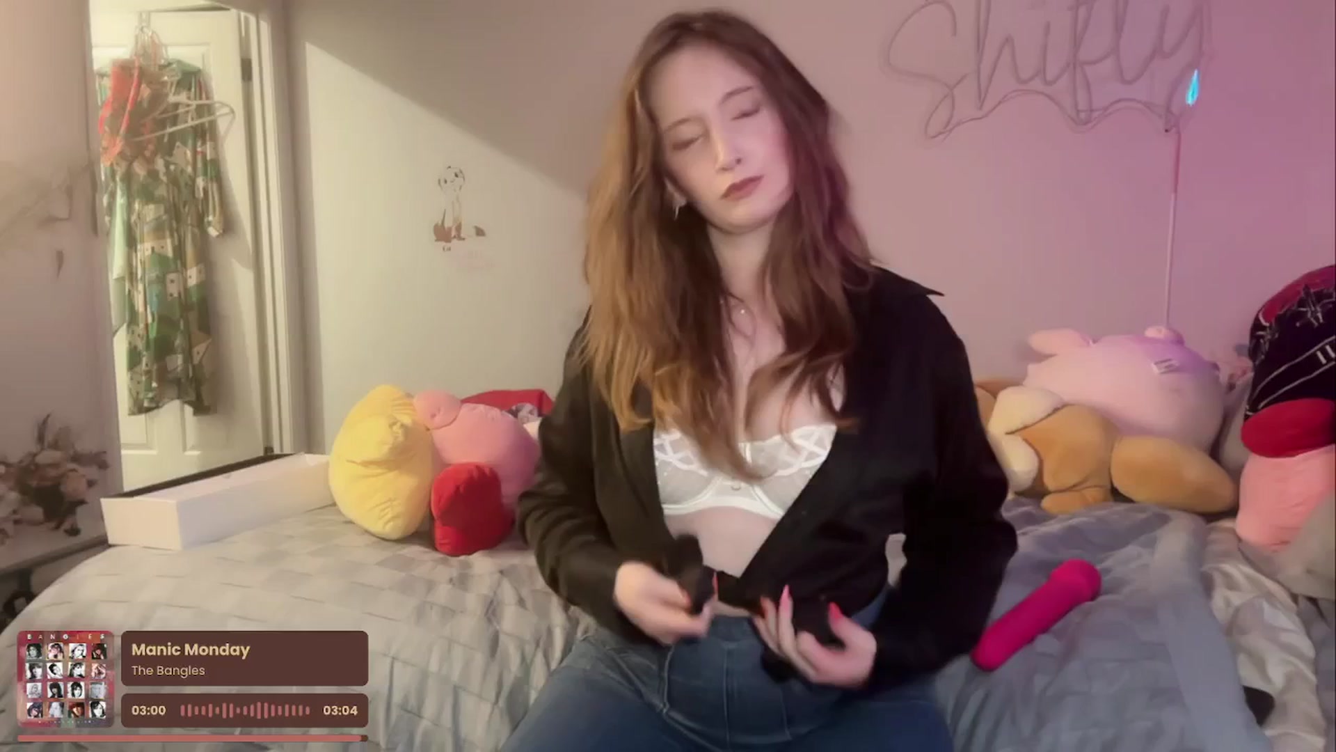 Gallery image thumbnail from consideruby's myfreecams stream on, 08/28/2025, 16:29 image 15 of 20