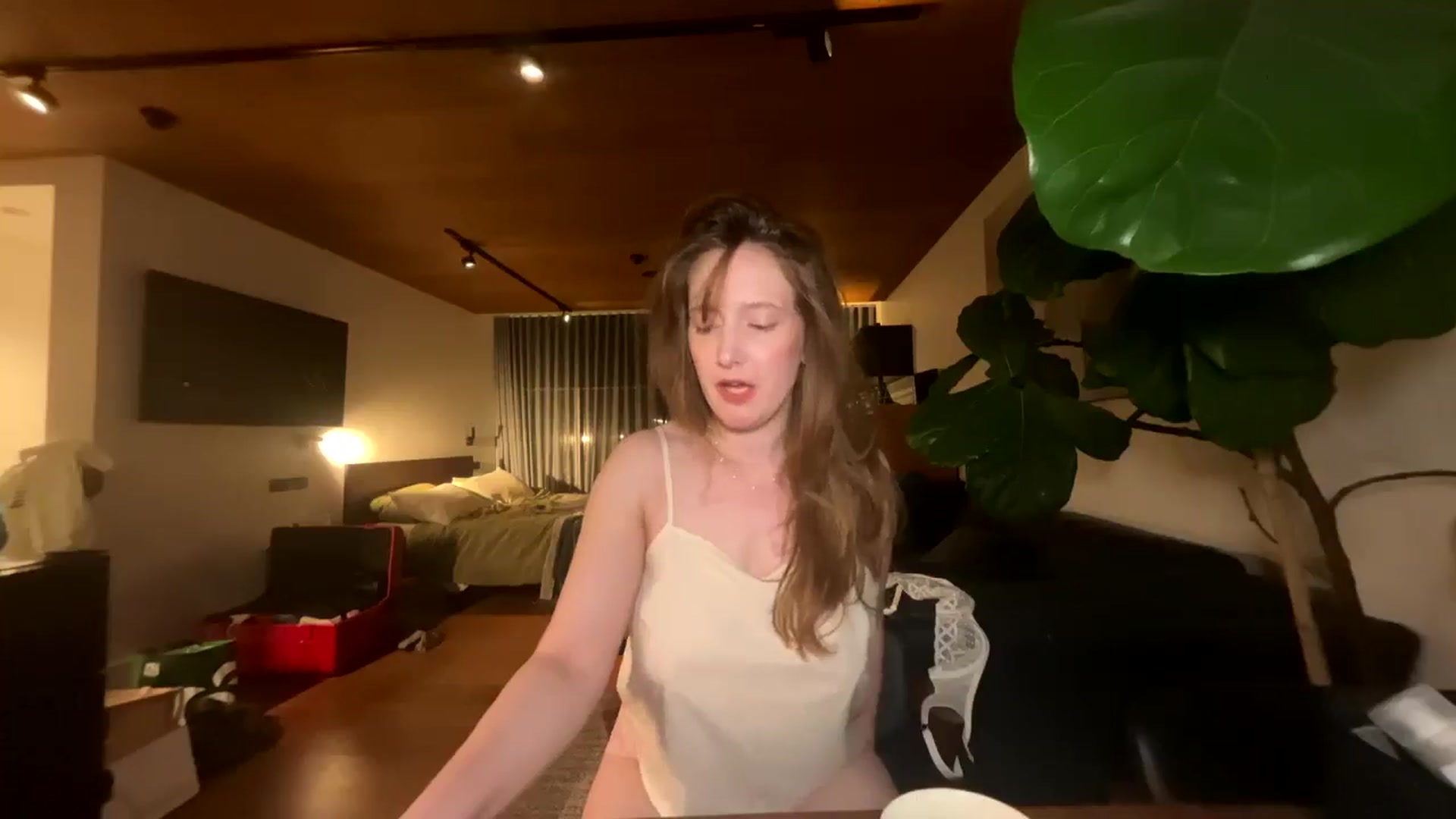 Gallery image thumbnail from consideruby's myfreecams stream on, 09/05/2025, 19:00 image 5 of 20