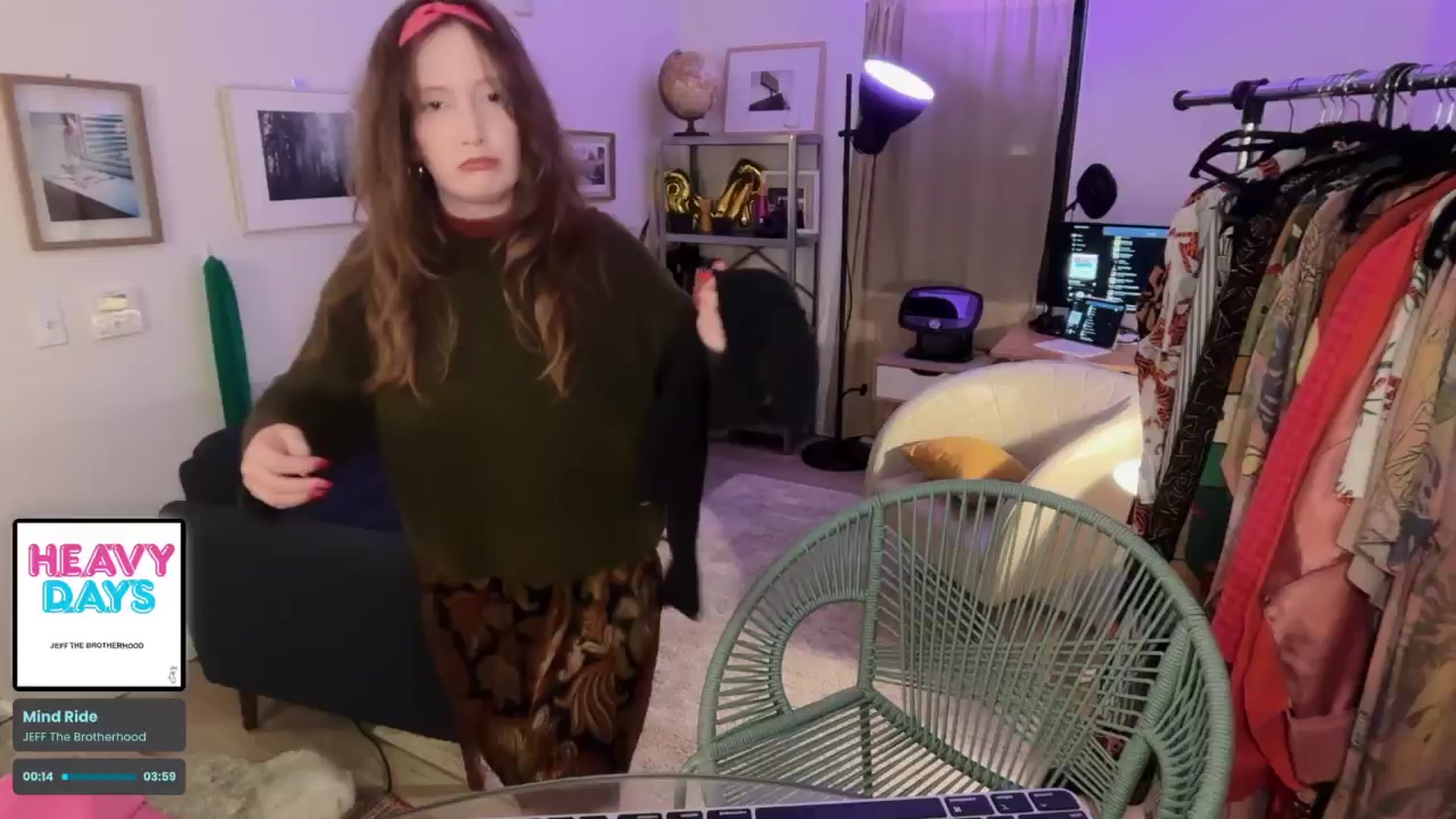Gallery image thumbnail from consideruby's myfreecams stream on, 09/29/2025, 08:40 image 6 of 20