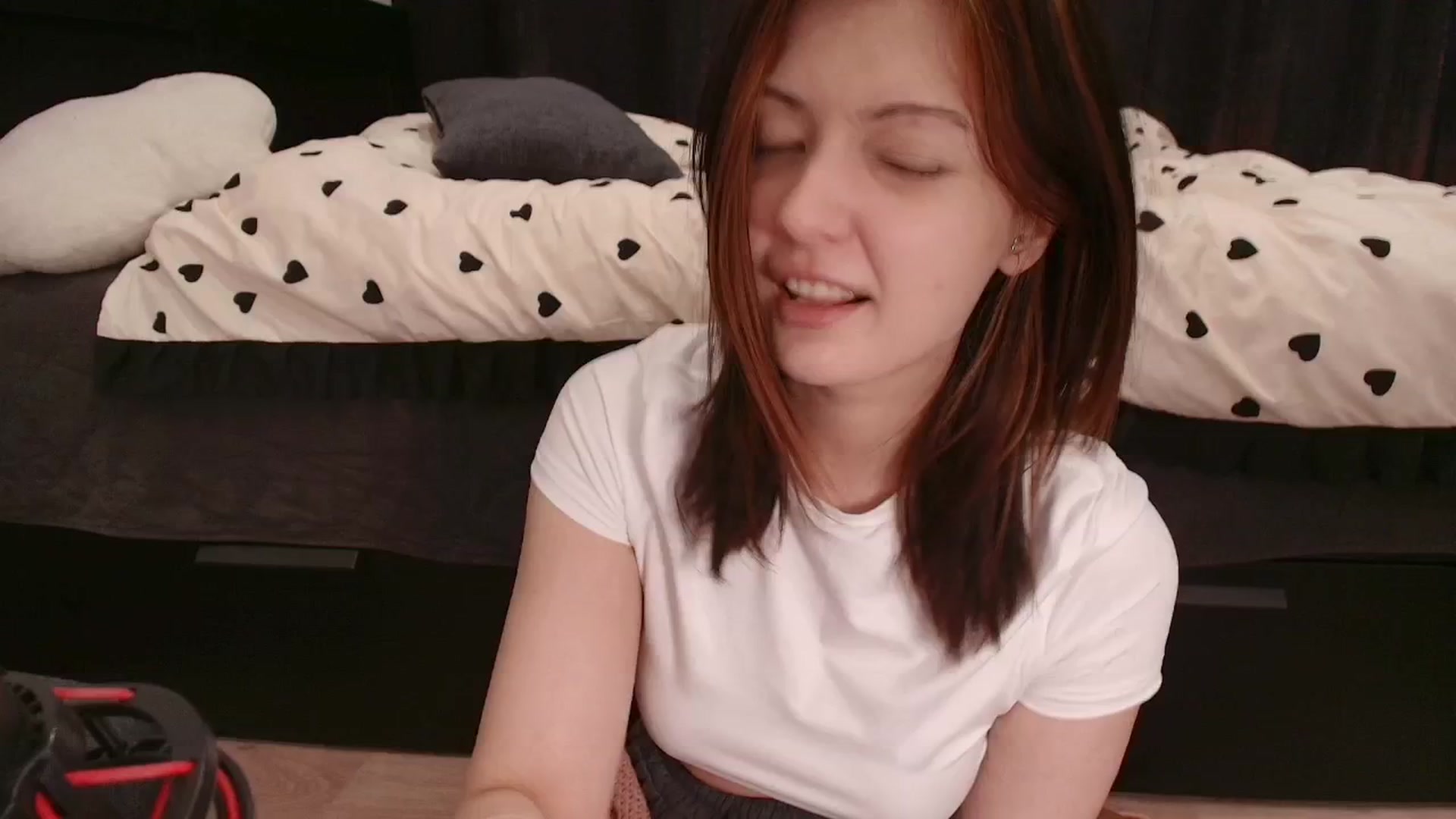 Gallery image thumbnail from cough's myfreecams stream on, 02/01/2026, 02:02 image 7 of 20