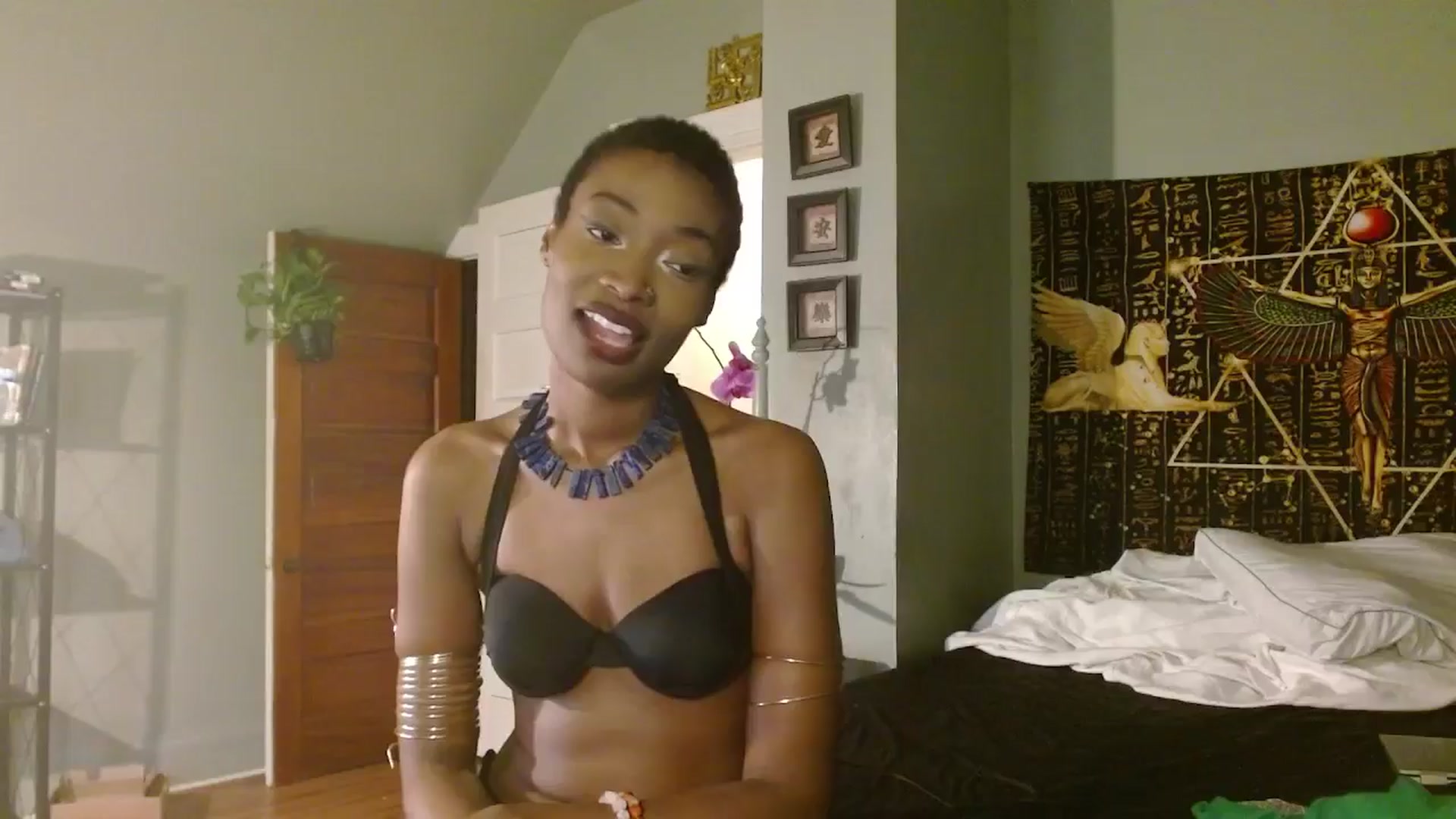 Gallery image thumbnail from courtneyfmty's myfreecams stream on, 03/02/2025, 22:25 image 8 of 20