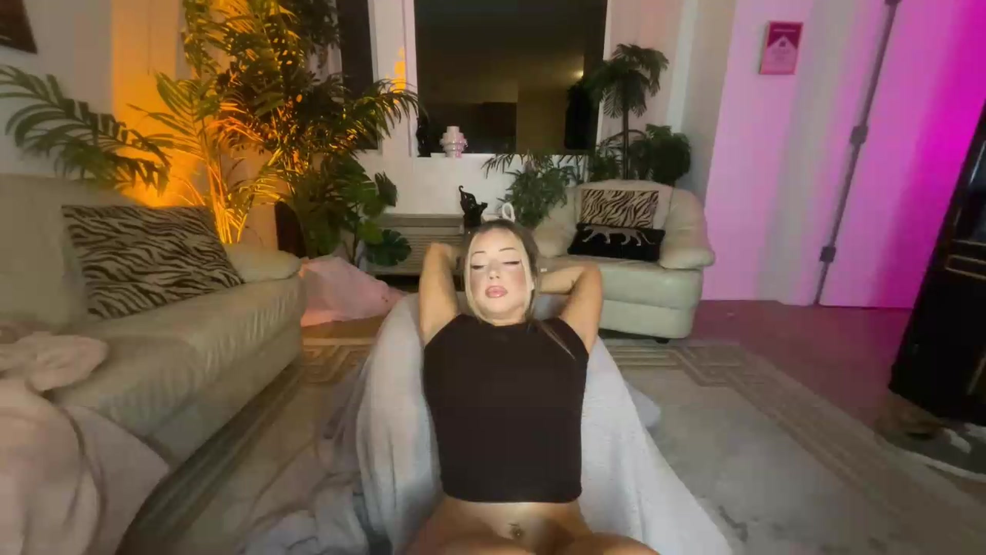 Gallery image thumbnail from coziebae's myfreecams stream on, 08/11/2026, 08:06 image 8 of 20