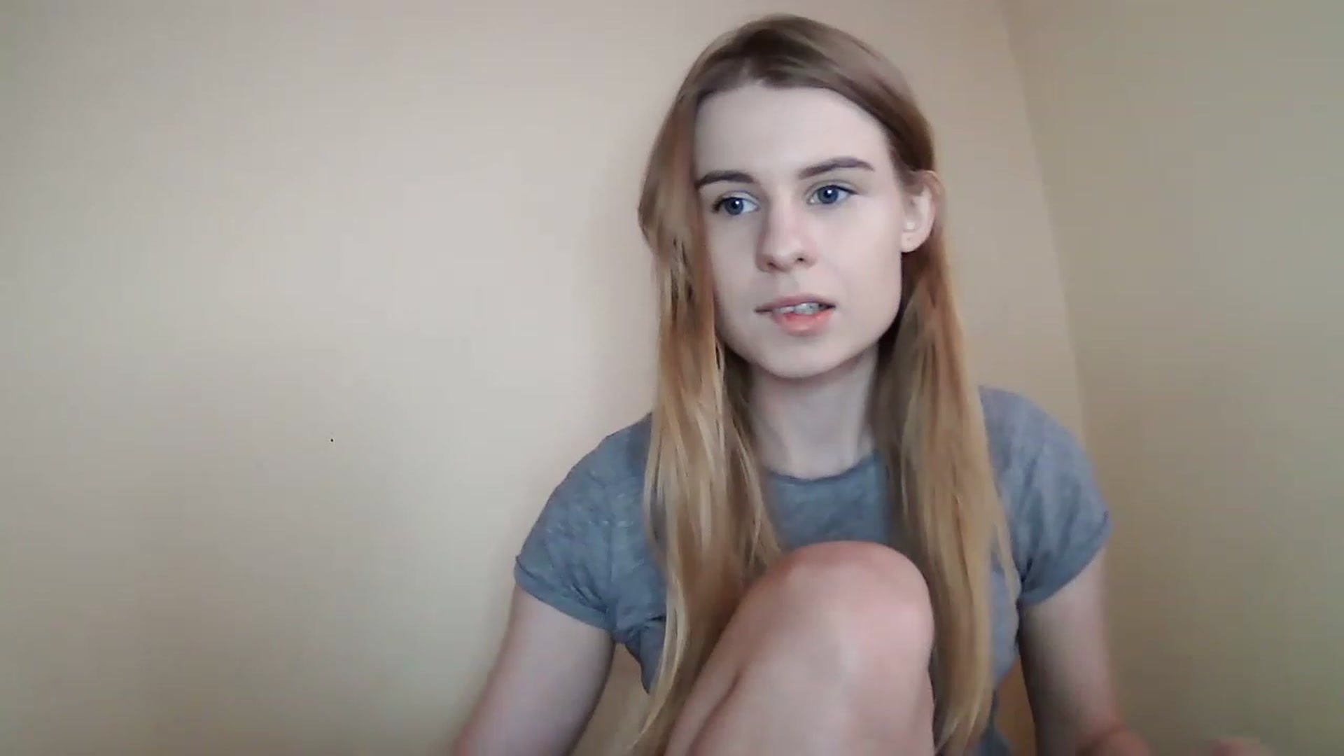 Gallery image thumbnail from craazy_bunny's myfreecams stream on, 12/16/2022, 12:17 image 10 of 20