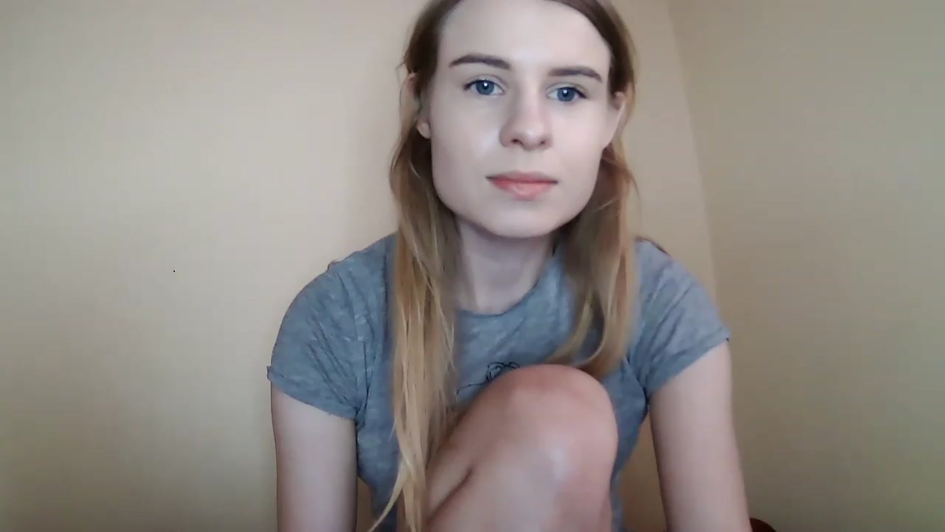 Gallery image thumbnail from craazy_bunny's myfreecams stream on, 12/16/2022, 12:17 image 17 of 20