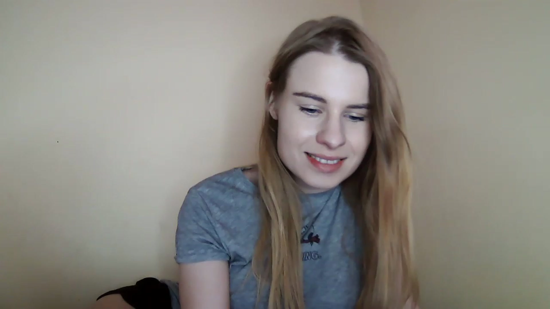 Gallery image thumbnail from craazy_bunny's myfreecams stream on, 12/16/2022, 13:10 image 12 of 20