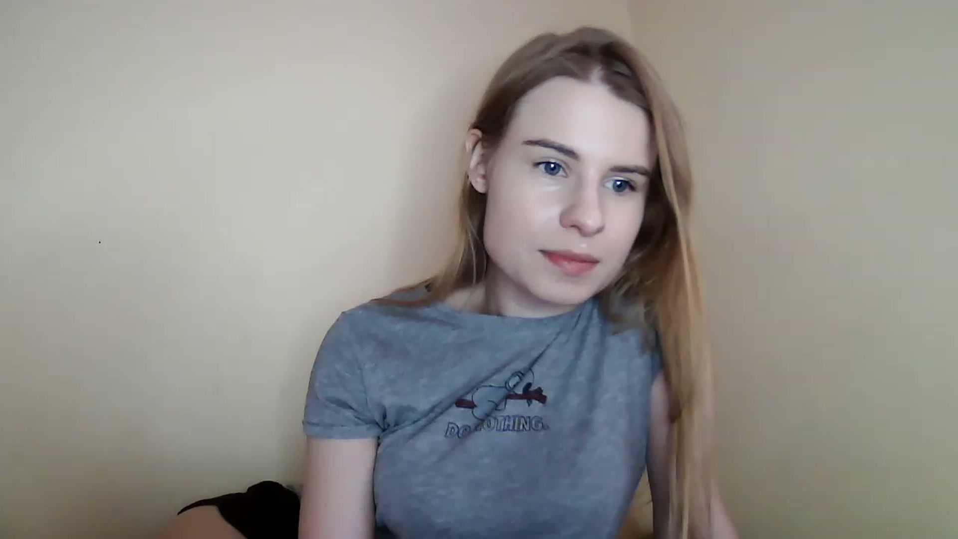 Gallery image thumbnail from craazy_bunny's myfreecams stream on, 12/16/2022, 13:10 image 10 of 20